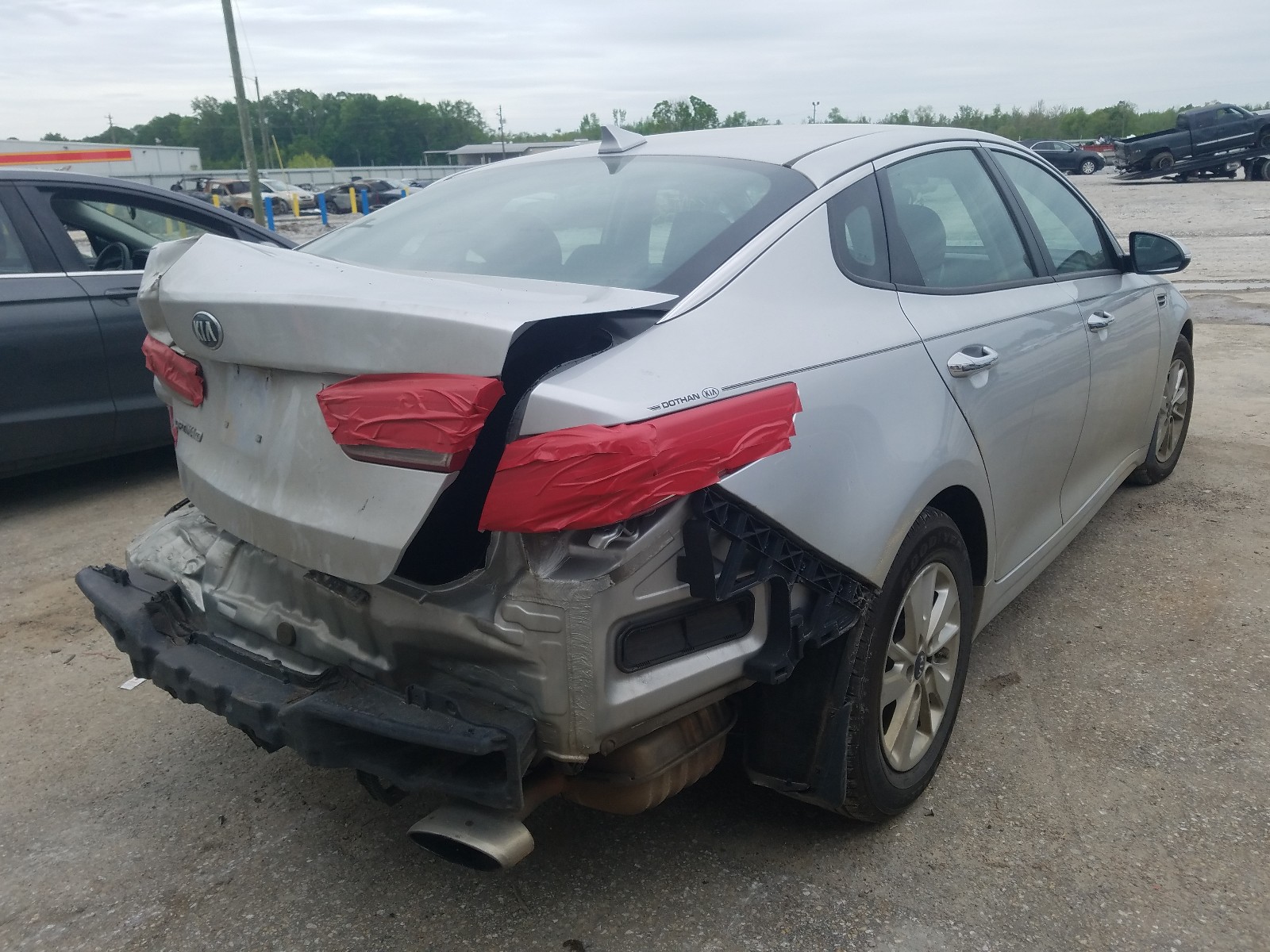 Photo 4 from auction – 2017 KIA OPTIMA LX with VIN KNAGT4L39H5150221