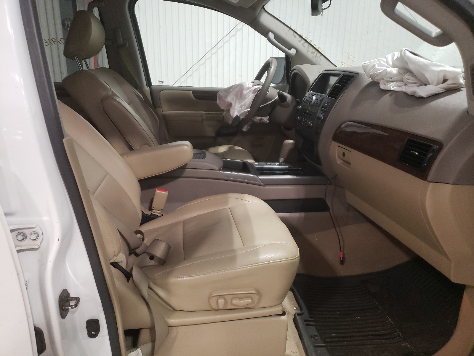 Photo 5 from auction – 2014 NISSAN ARMADA SV with VIN 5N1BA0ND2EN602552