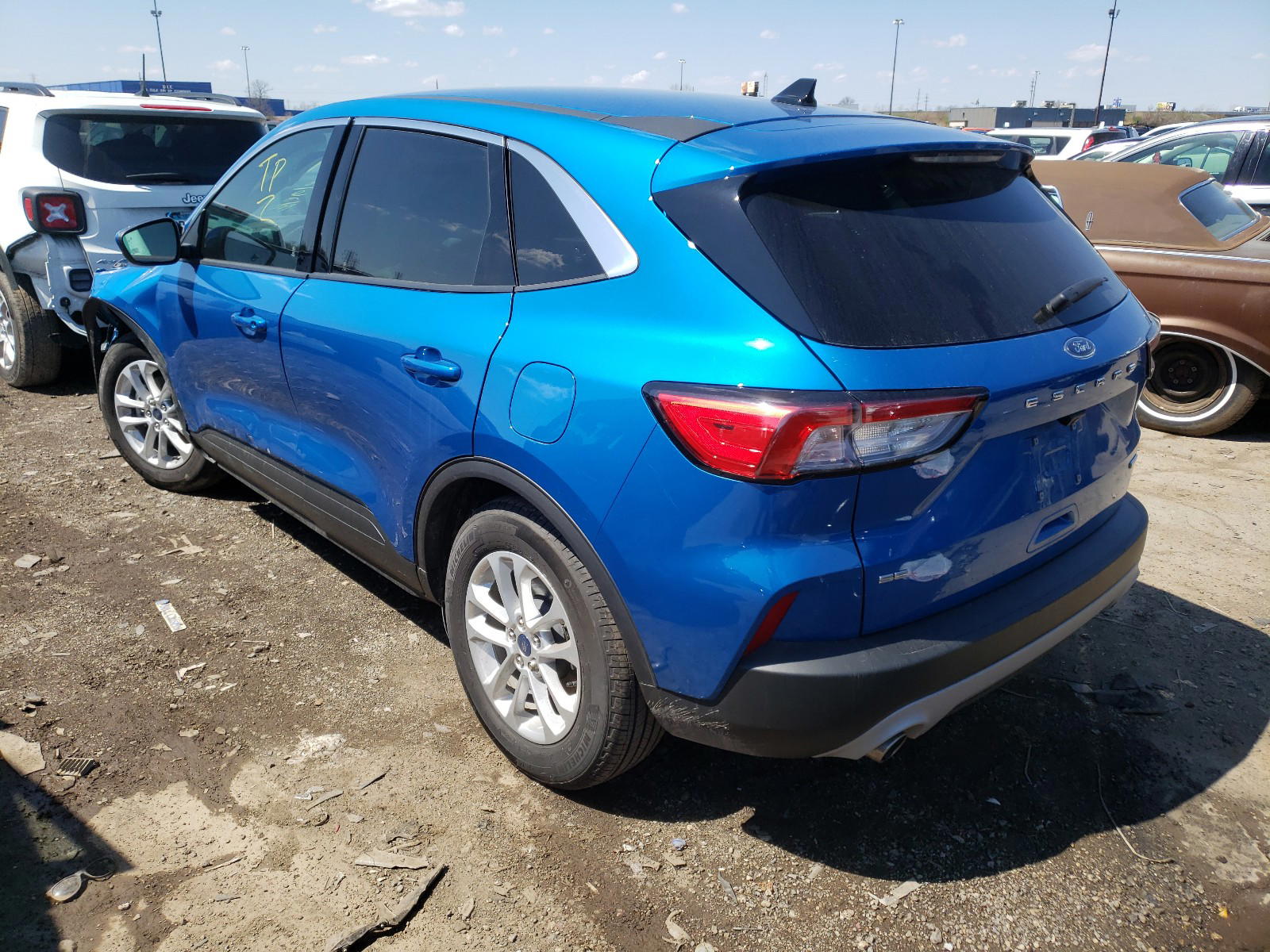 Photo 3 from auction – 2020 FORD ESCAPE SE with VIN 1FMCU0G62LUA08444