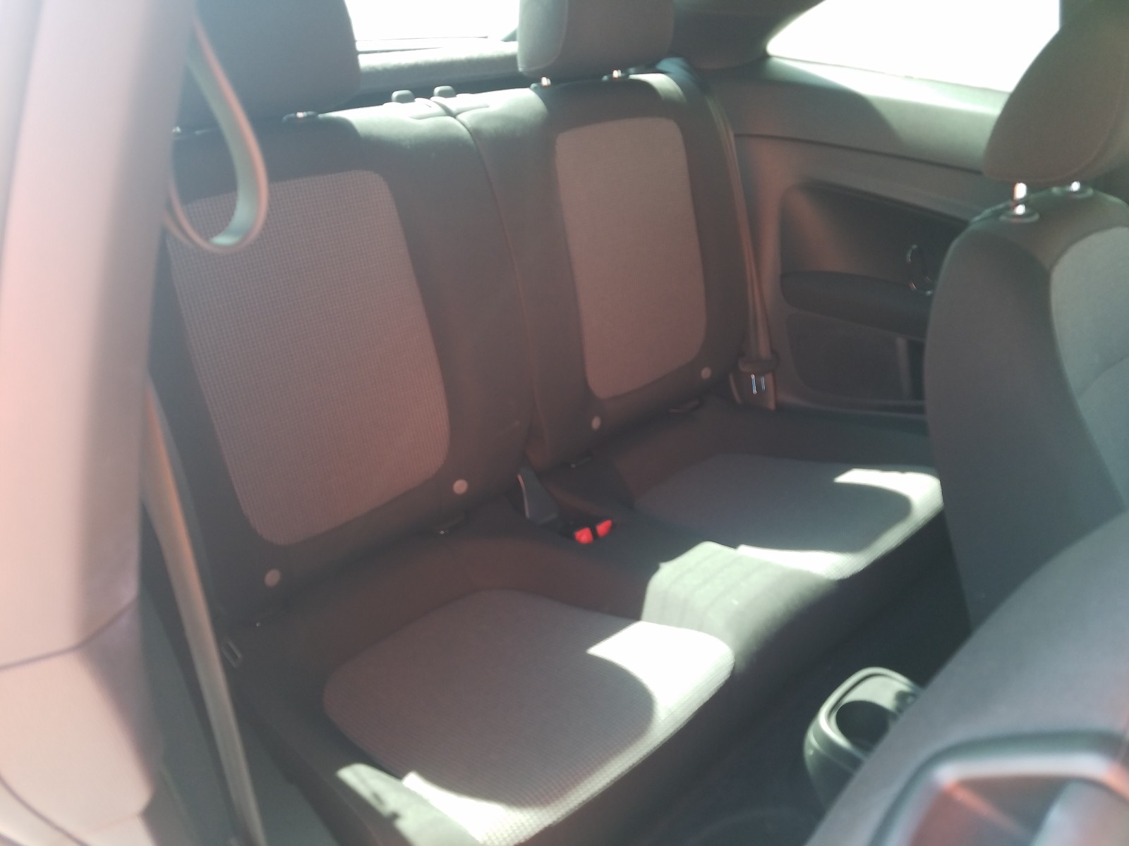 Photo 6 from auction – 2019 VOLKSWAGEN BEETLE S with VIN 3VWFD7AT7KM710316