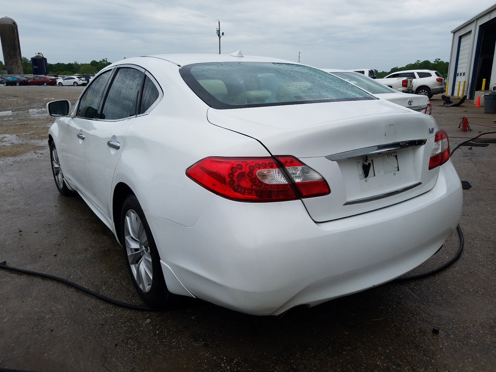 Photo 3 from auction – 2011 INFINITI M37 with VIN JN1BY1AP5BM323641