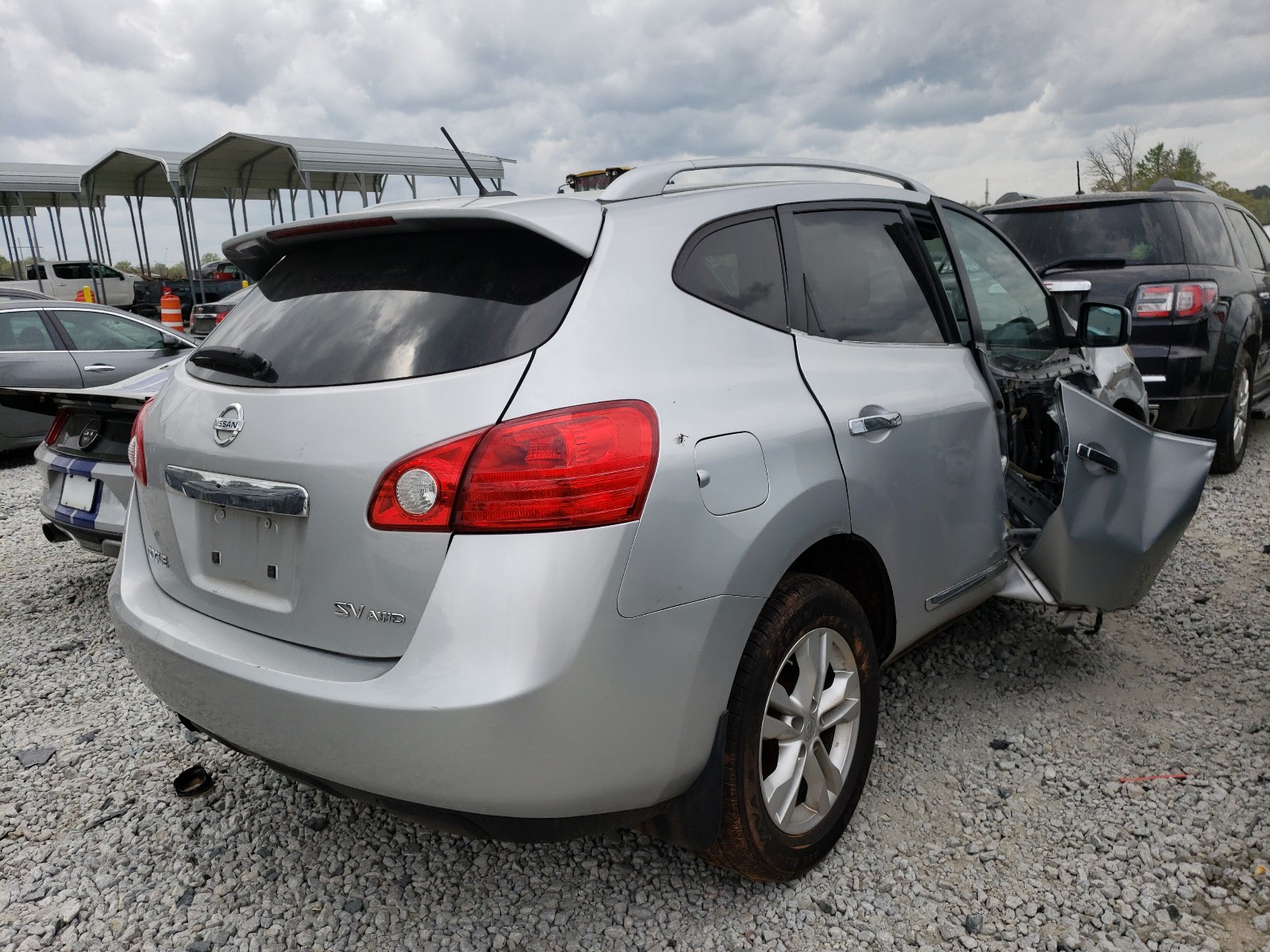 Photo 4 from auction – 2013 NISSAN ROGUE S with VIN JN8AS5MV2DW129642