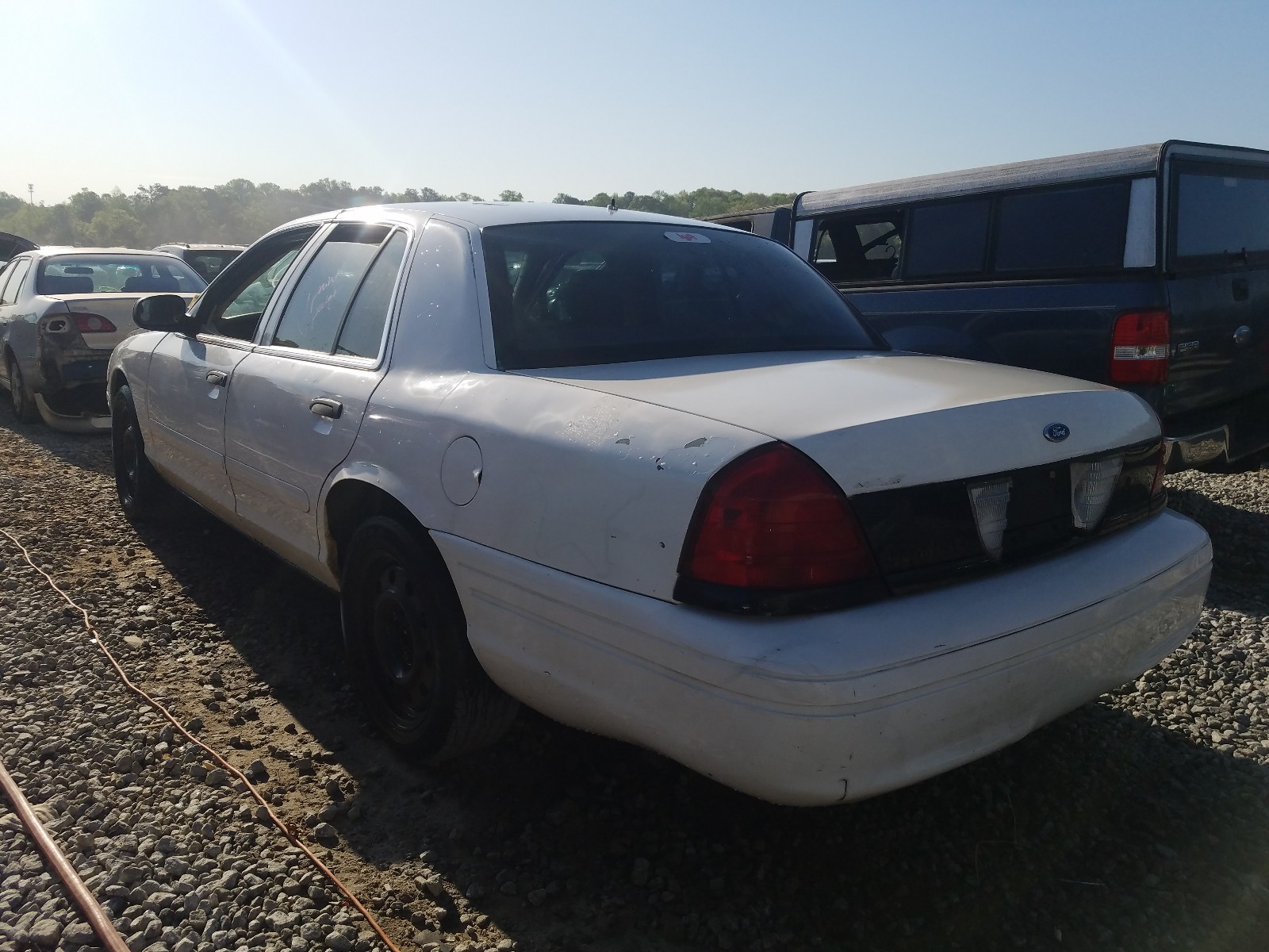 Photo 3 from auction – 2007 FORD CROWN VICT with VIN 2FAHP71W27X106574