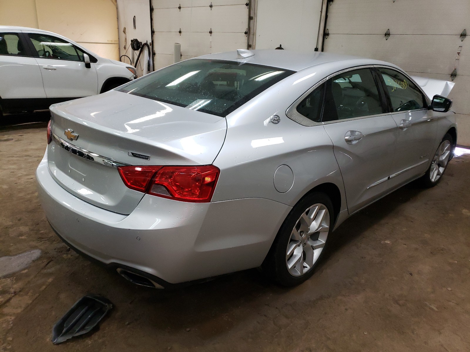 Photo 4 from auction – 2019 CHEVROLET IMPALA PRE with VIN 2G1105S36K9142234