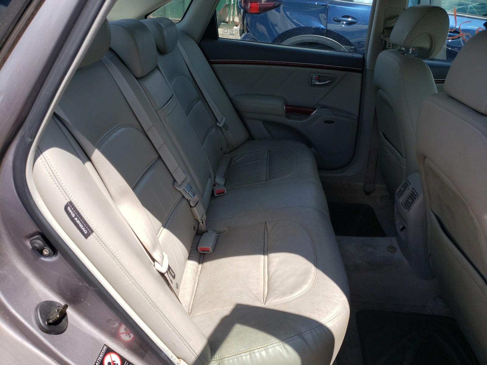 Photo 6 from auction – 2006 HYUNDAI AZERA SE with VIN KMHFC46F46A119009