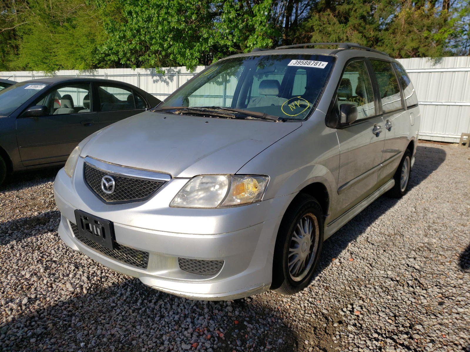 Photo 2 from auction – 2002 MAZDA MPV with VIN JM3LW28A520328402