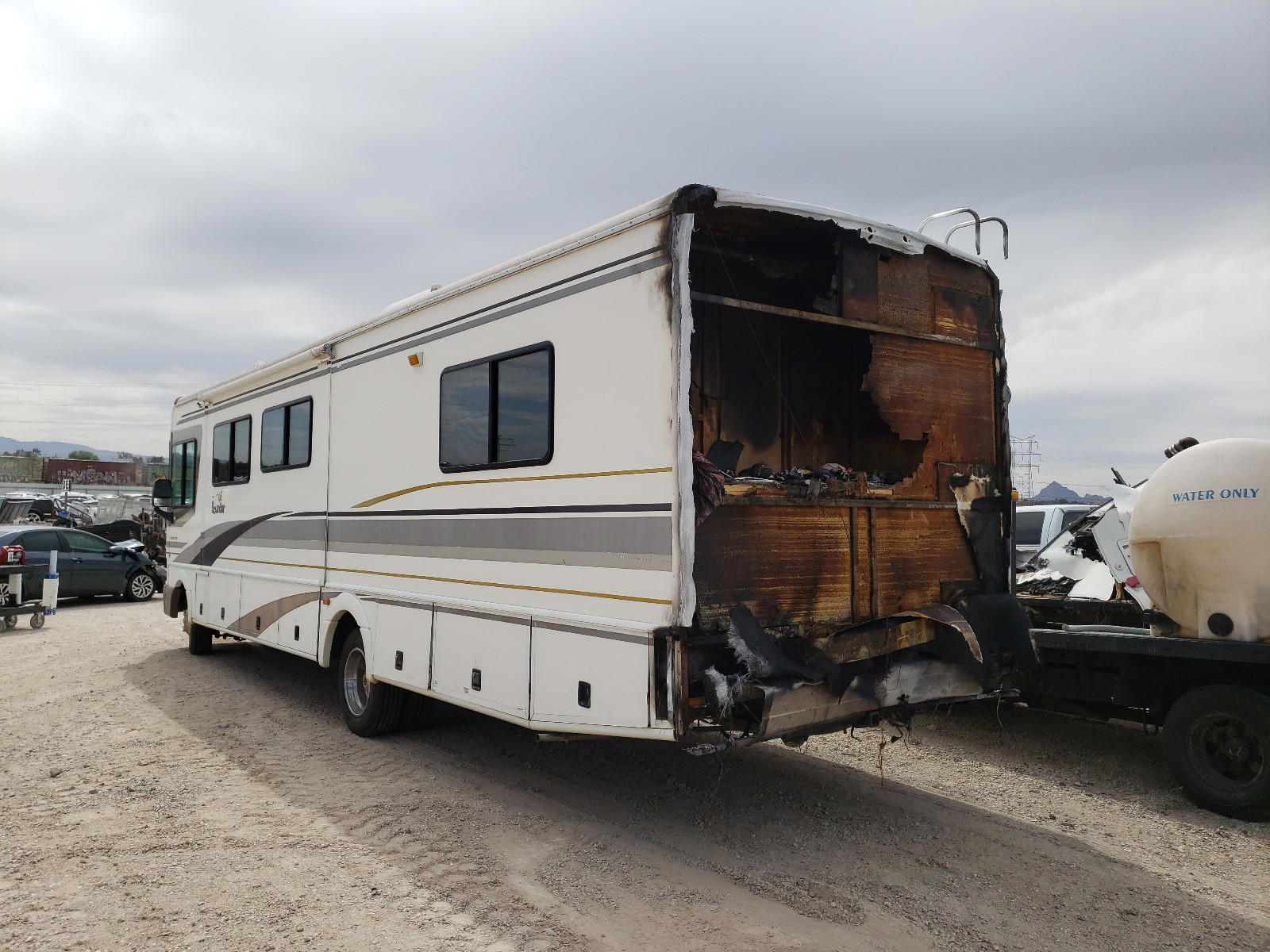 Photo 3 from auction – 2000 FORD F550 SUPER with VIN 1FCNF53S6Y0A07352