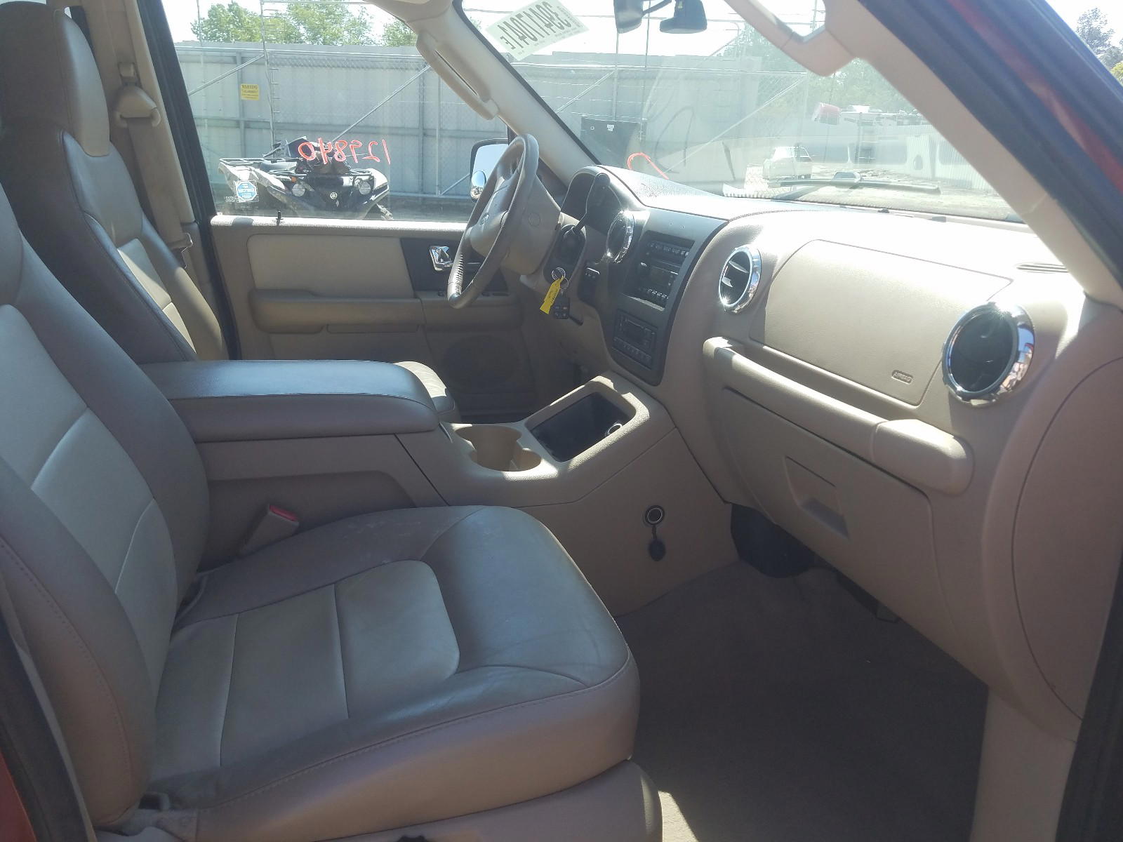 Photo 5 from auction – 2006 FORD EXPEDITION with VIN 1FMPU17516LA39158