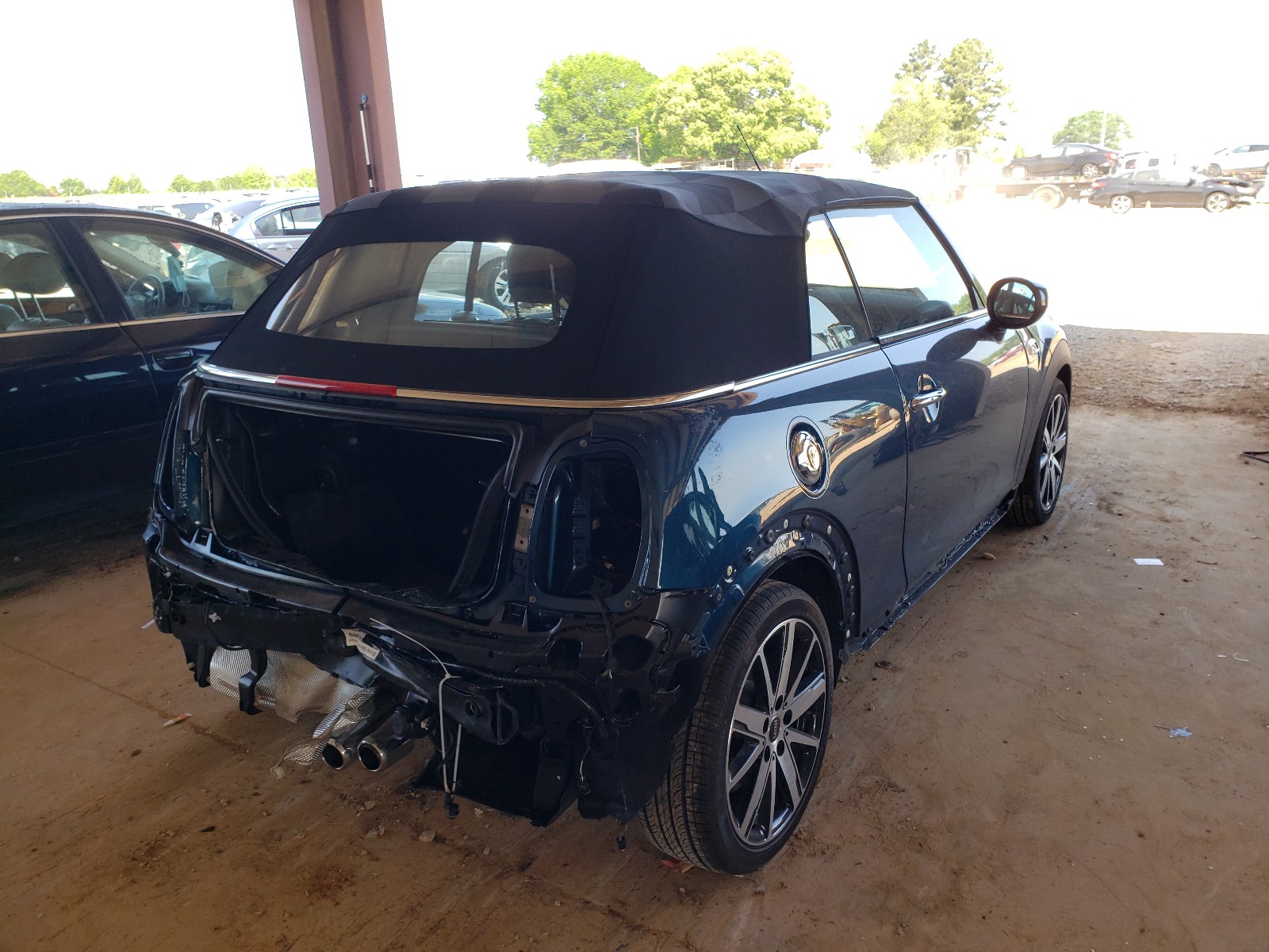 Foto 4 de la subasta – 2021 MINI COOPER S con VIN WMWWJ5C06M3M46154