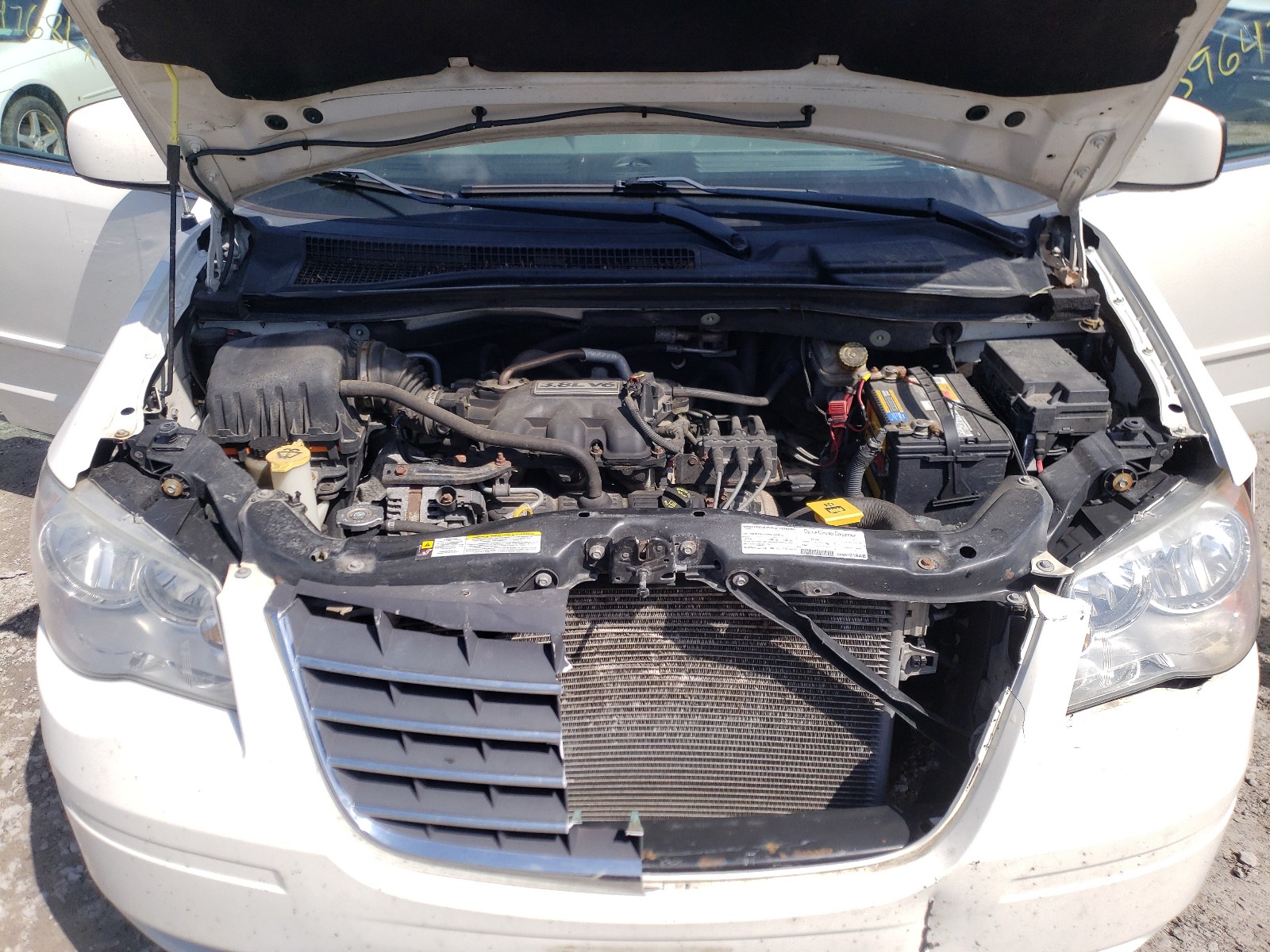 Photo 7 from auction – 2008 CHRYSLER TOWN & COU with VIN 2A8HR54P38R826753