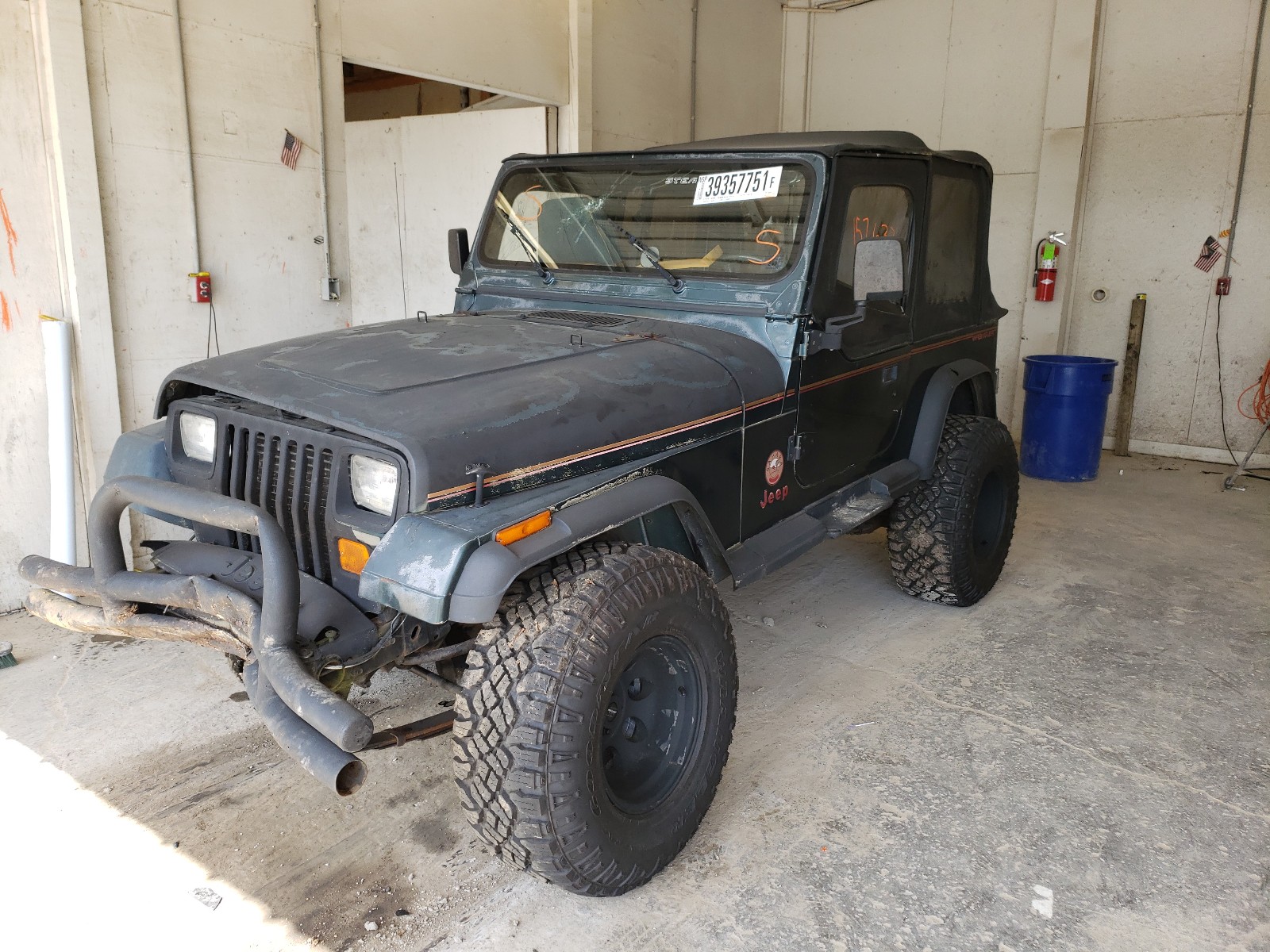 Photo 2 from auction – 1994 JEEP WRANGLER / with VIN 1J4FY49S0RP462894