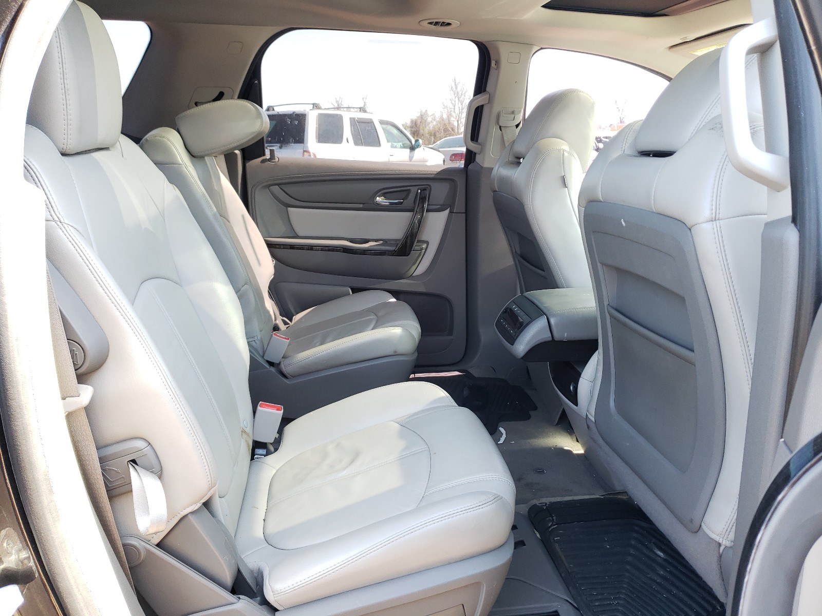 Photo 6 from auction – 2013 GMC ACADIA SLT with VIN 1GKKVRKD3DJ153278