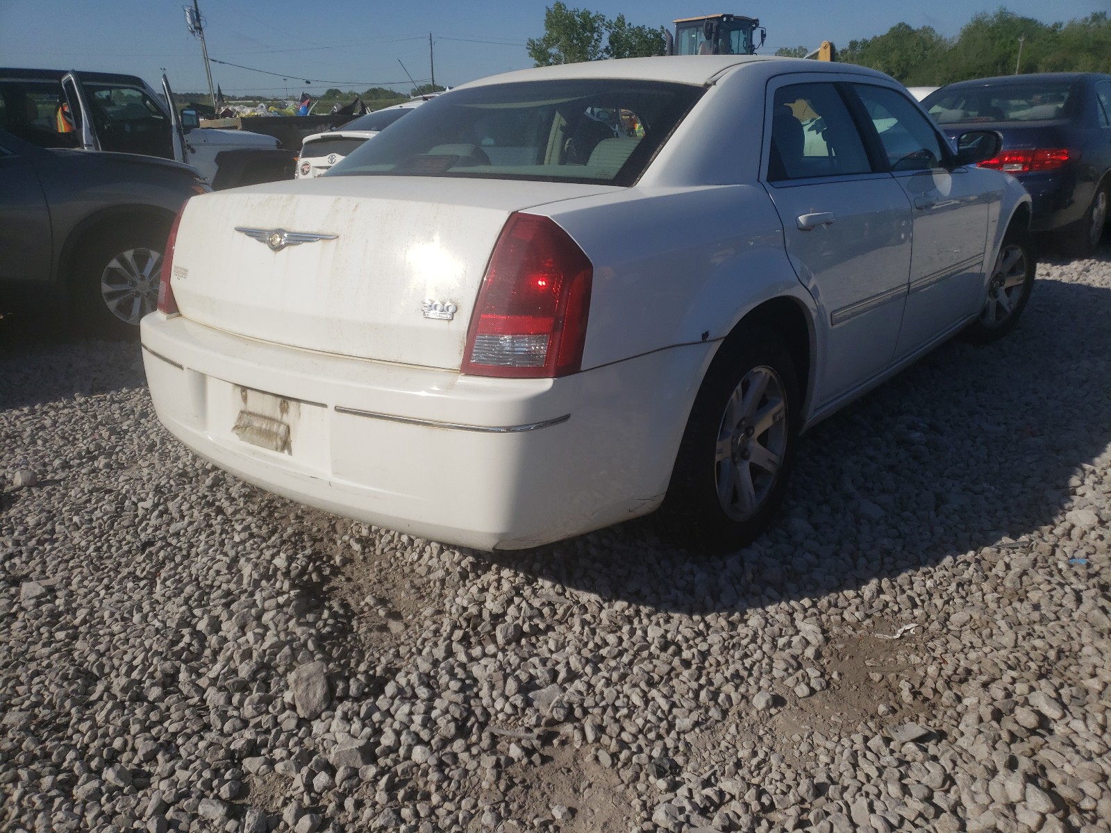 Photo 4 from auction – 2005 CHRYSLER 300 with VIN 2C3KA53GX6H384194