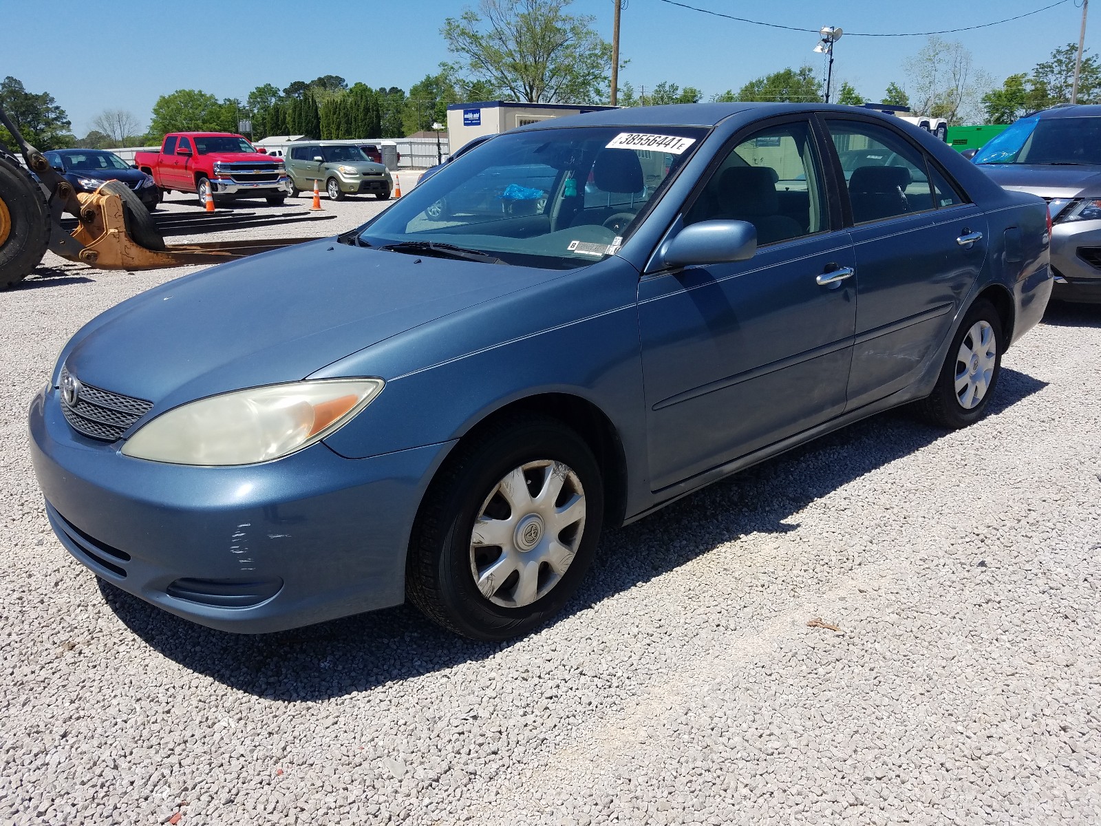 Photo 2 from auction – 2004 TOYOTA CAMRY LE with VIN JTDBE32K640272133