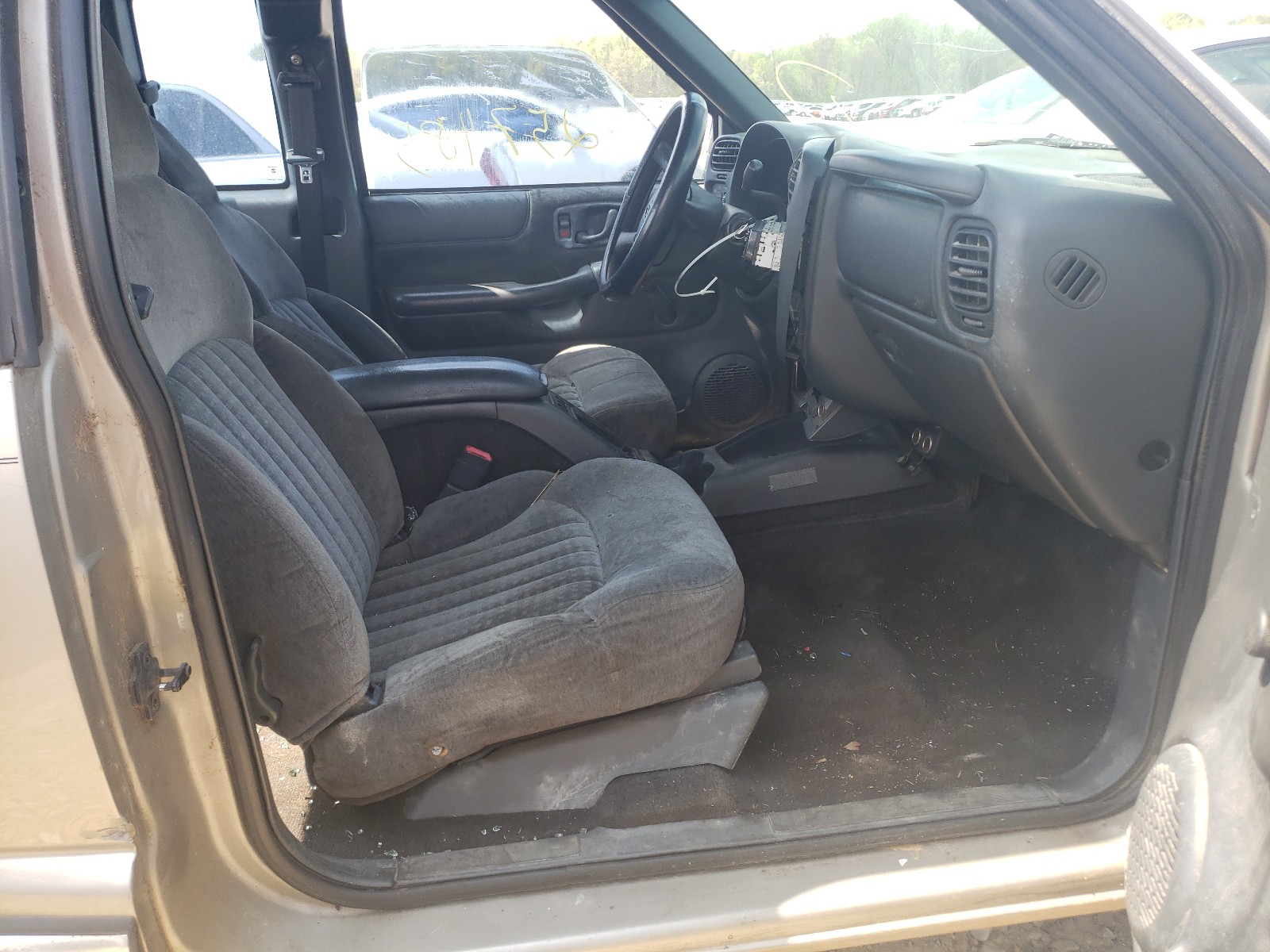 Photo 5 from auction – 2001 CHEVROLET OTHER with VIN 1GCCS195918164667