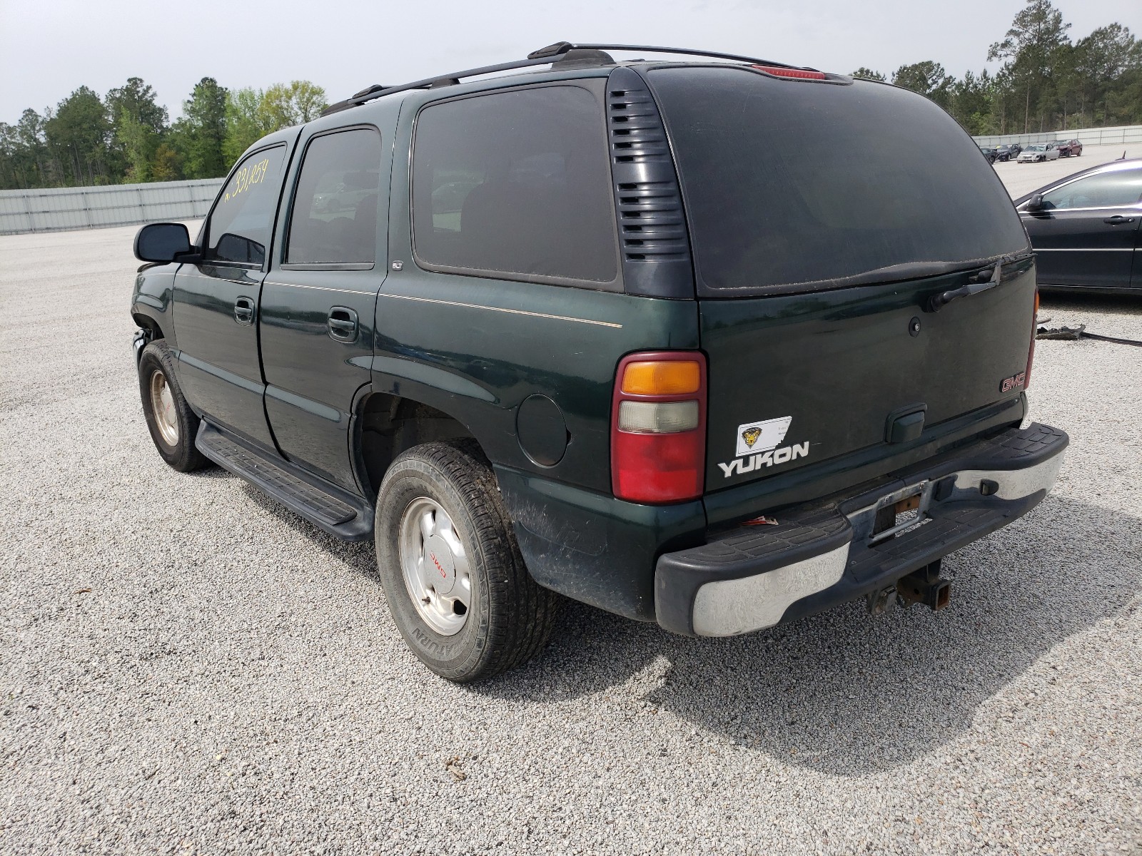 Photo 3 from auction – 2002 GMC YUKON with VIN 1GKEC13V82R236943