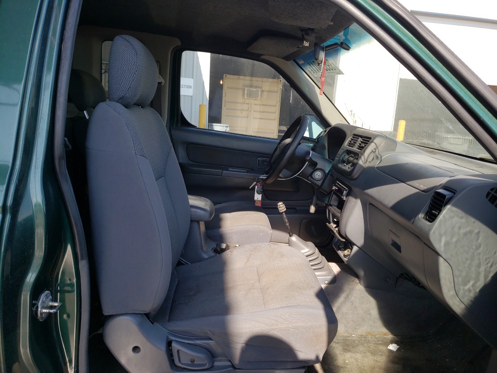 Photo 5 from auction – 2001 NISSAN FRONTIER K with VIN 1N6ED26T51C355931