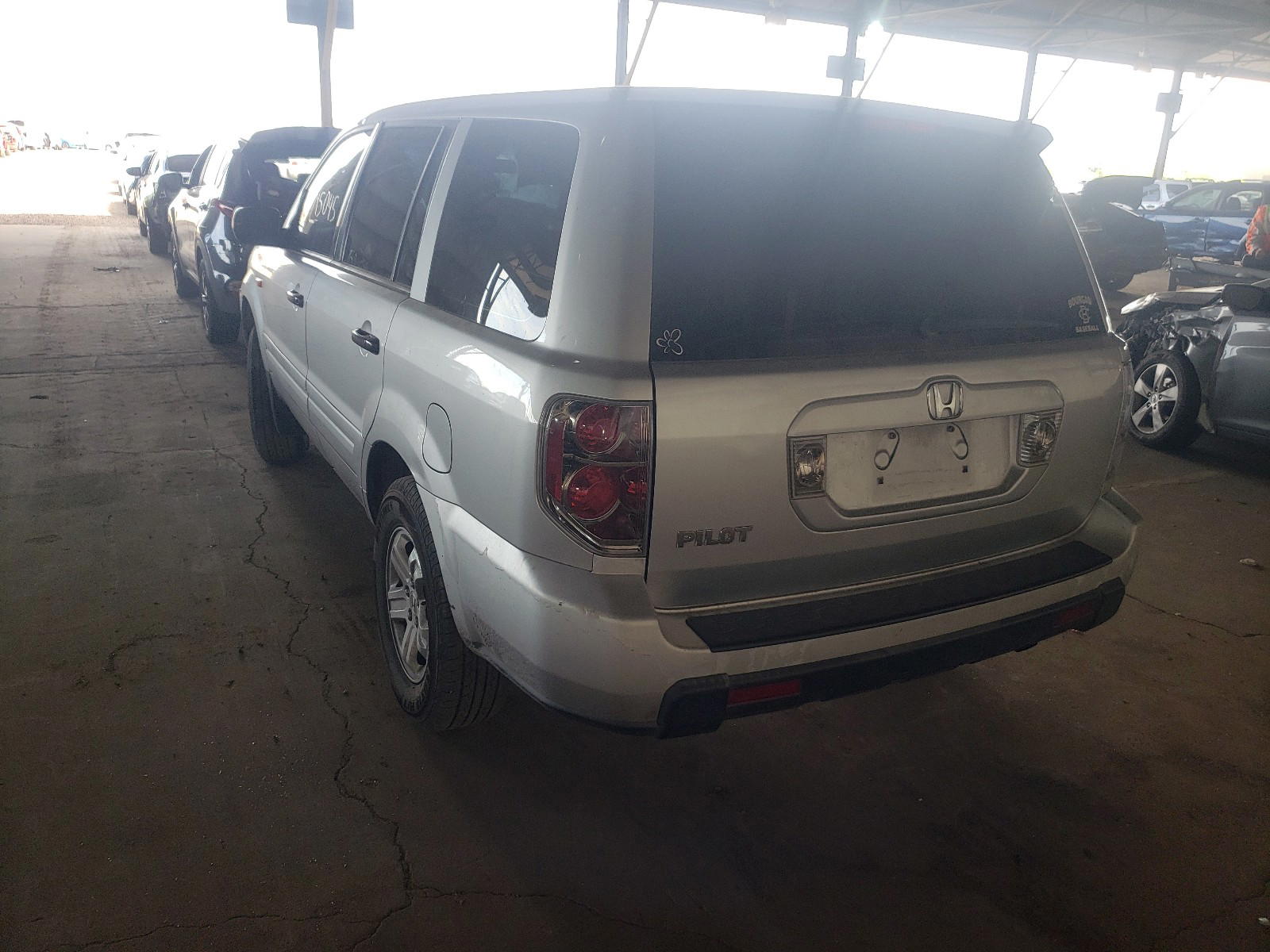 Photo 3 from auction – 2006 HONDA PILOT LX with VIN 5FNYF28186B051489