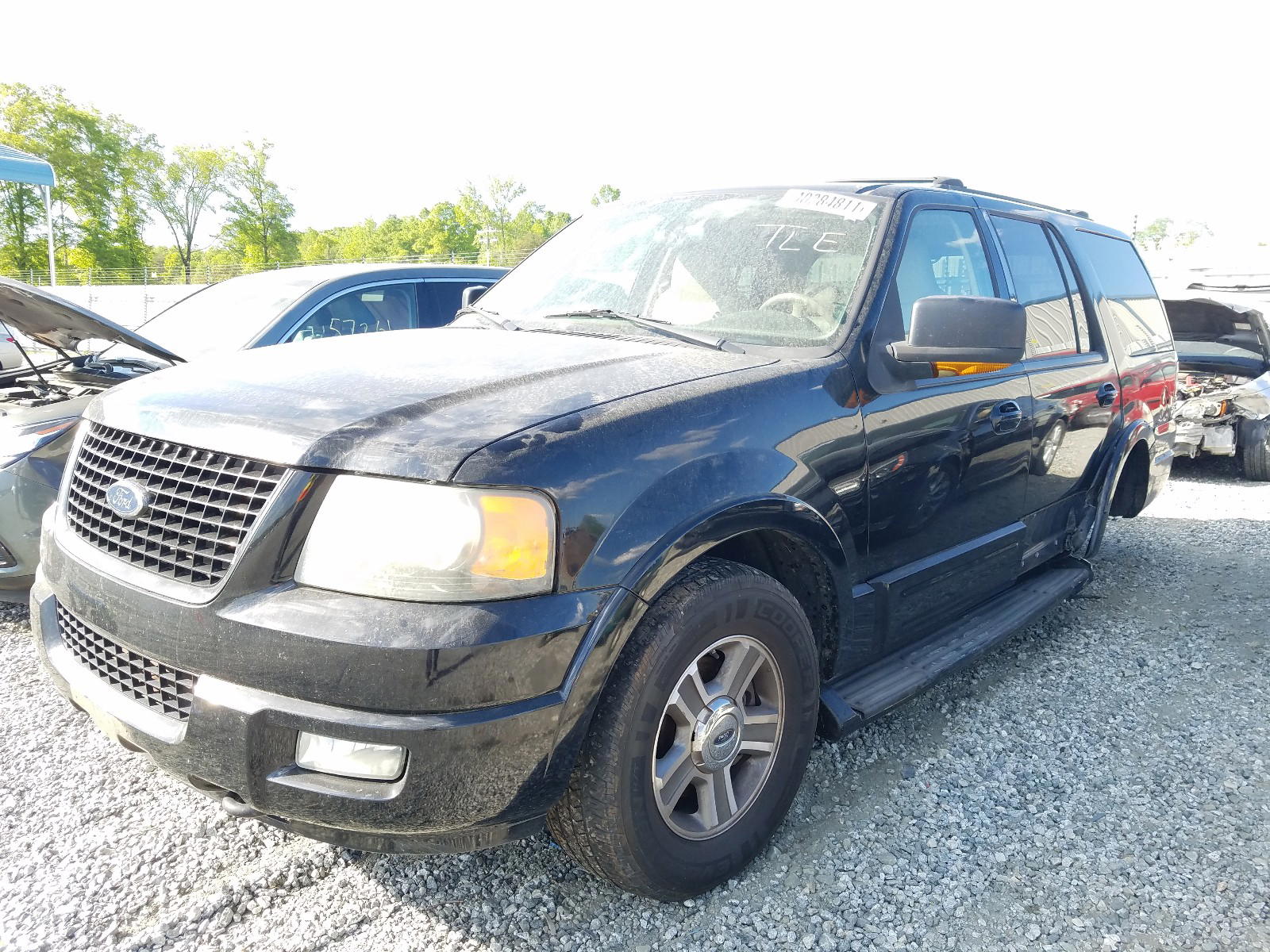 Photo 2 from auction – 2004 FORD EXPEDITION with VIN 1FMFU18L84LB72408