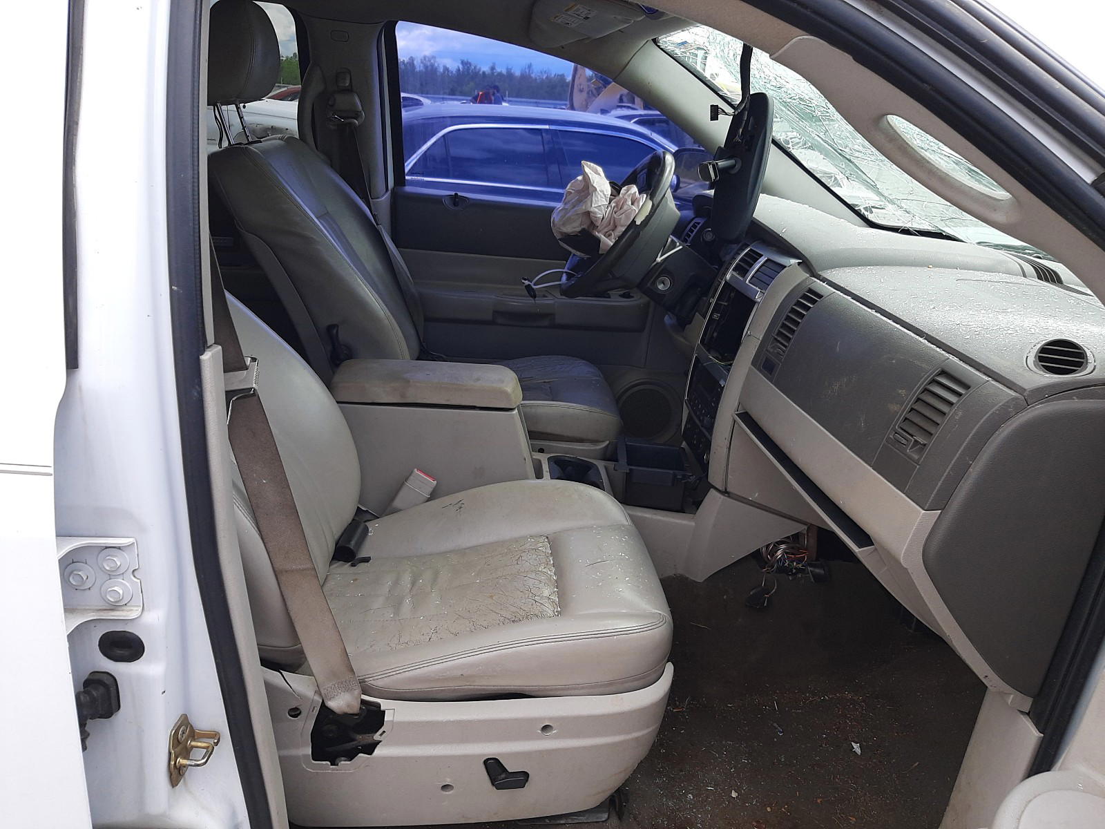 Photo 5 from auction – 2006 DODGE DURANGO LI with VIN 1D8HD58296F105377
