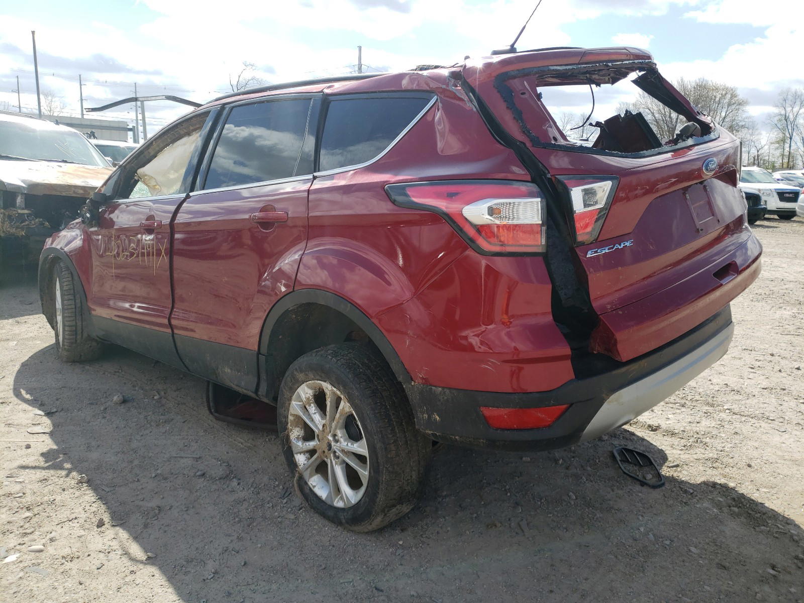 Photo 3 from auction – 2017 FORD ESCAPE SE with VIN 1FMCU0GD5HUB40457