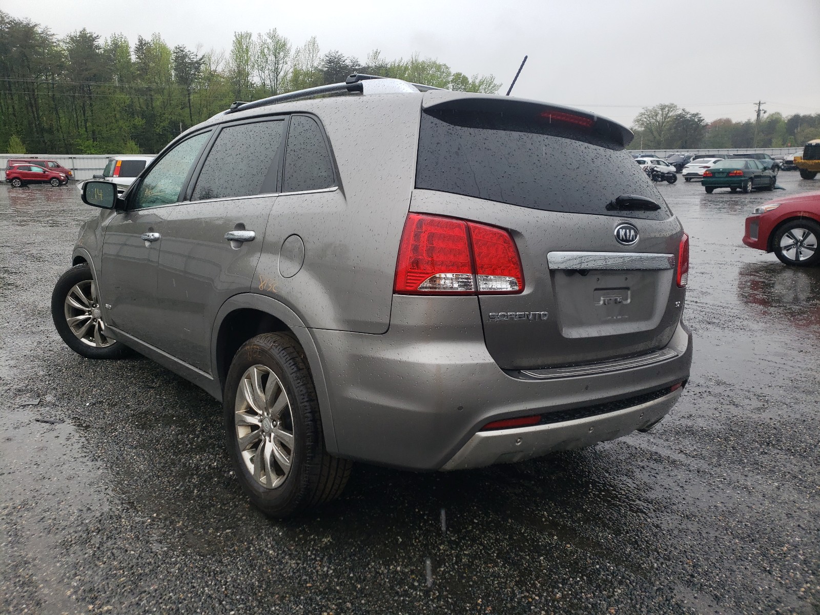 Photo 3 from auction – 2012 KIA SORENTO SX with VIN 5XYKWDA29CG232478