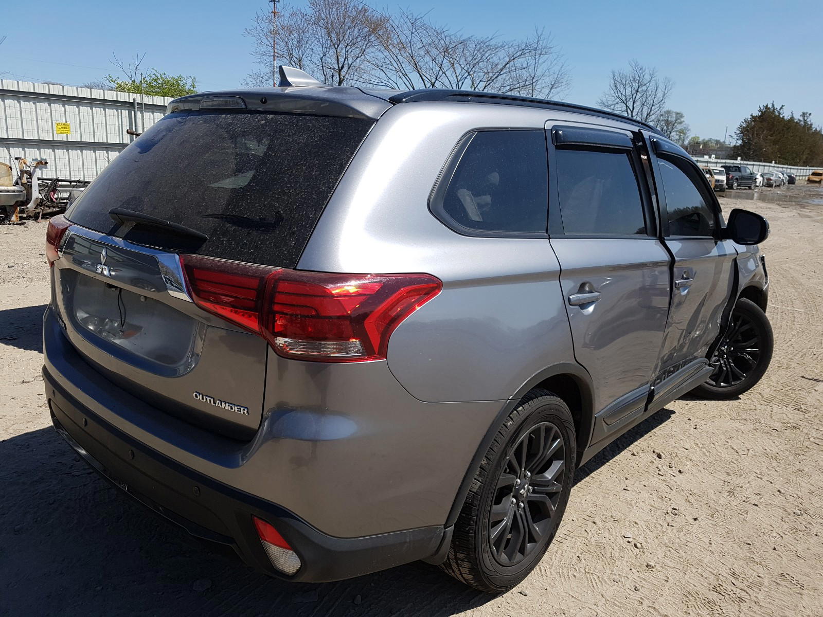 Photo 4 from auction – 2018 MITSUBISHI OUTLANDER with VIN JA4AD3A34JZ018723