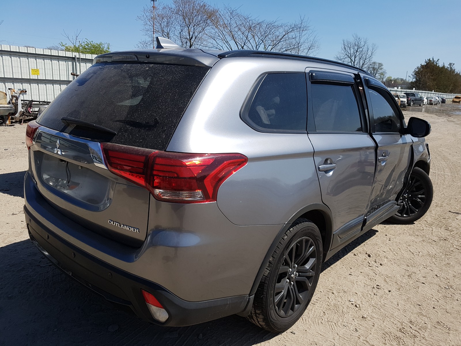 Zdjęcie 4 z aukcji – 2018 MITSUBISHI OUTLANDER z VIN JA4AD3A34JZ018723