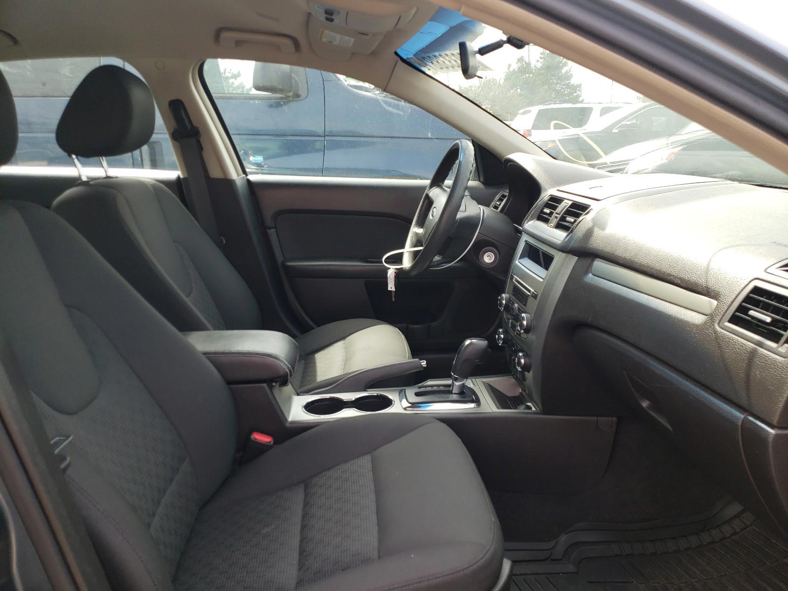 Photo 5 from auction – 2011 FORD FUSION with VIN 3FAHP0HA2BR223709