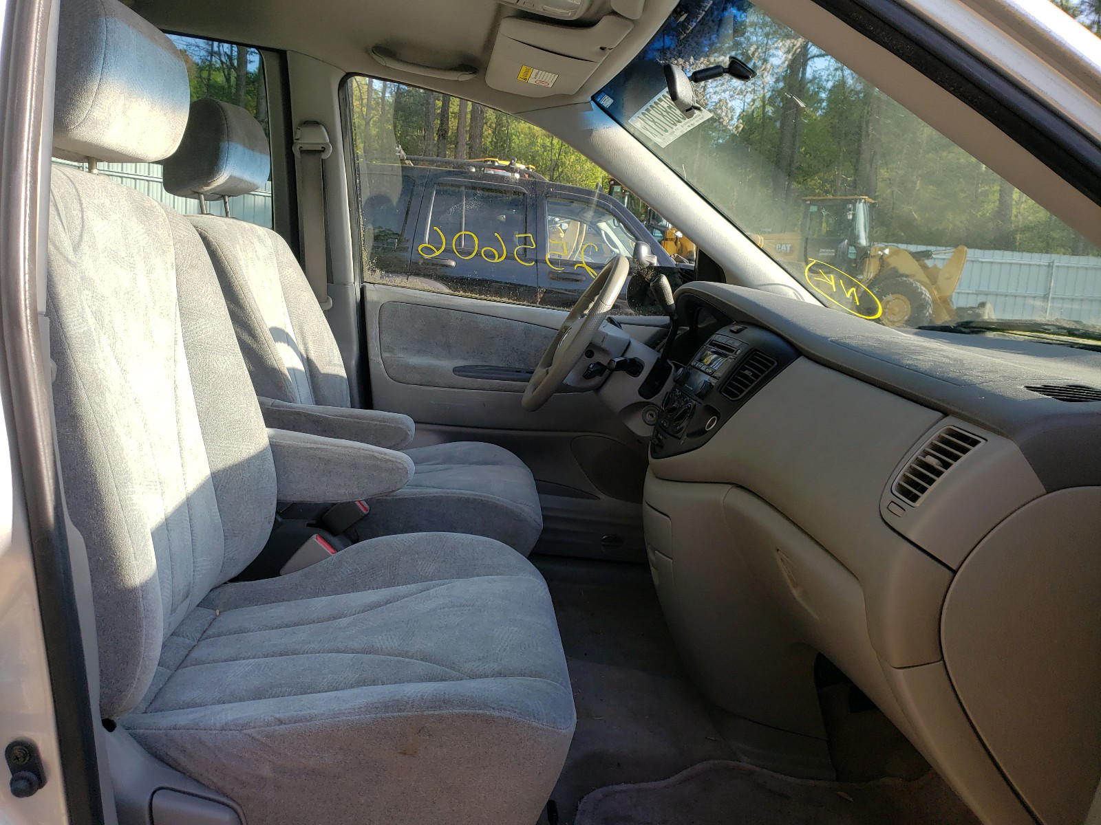 Photo 5 from auction – 2002 MAZDA MPV with VIN JM3LW28A520328402