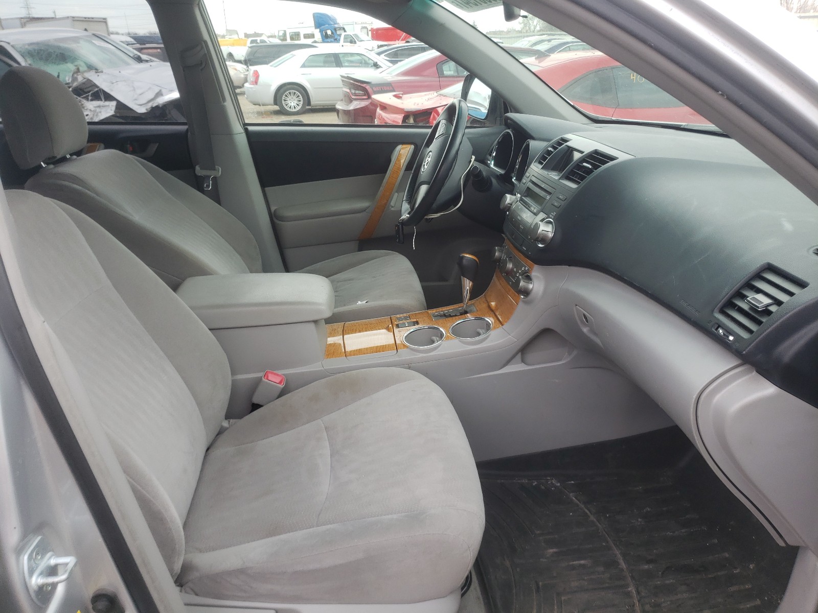 Photo 5 from auction – 2010 TOYOTA HIGHLANDER with VIN JTEBW3EH9A2041042