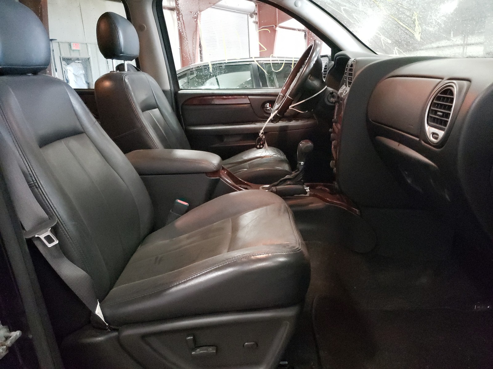 Photo 5 from auction – 2006 GMC ENVOY DENA with VIN 1GKET66M566117304