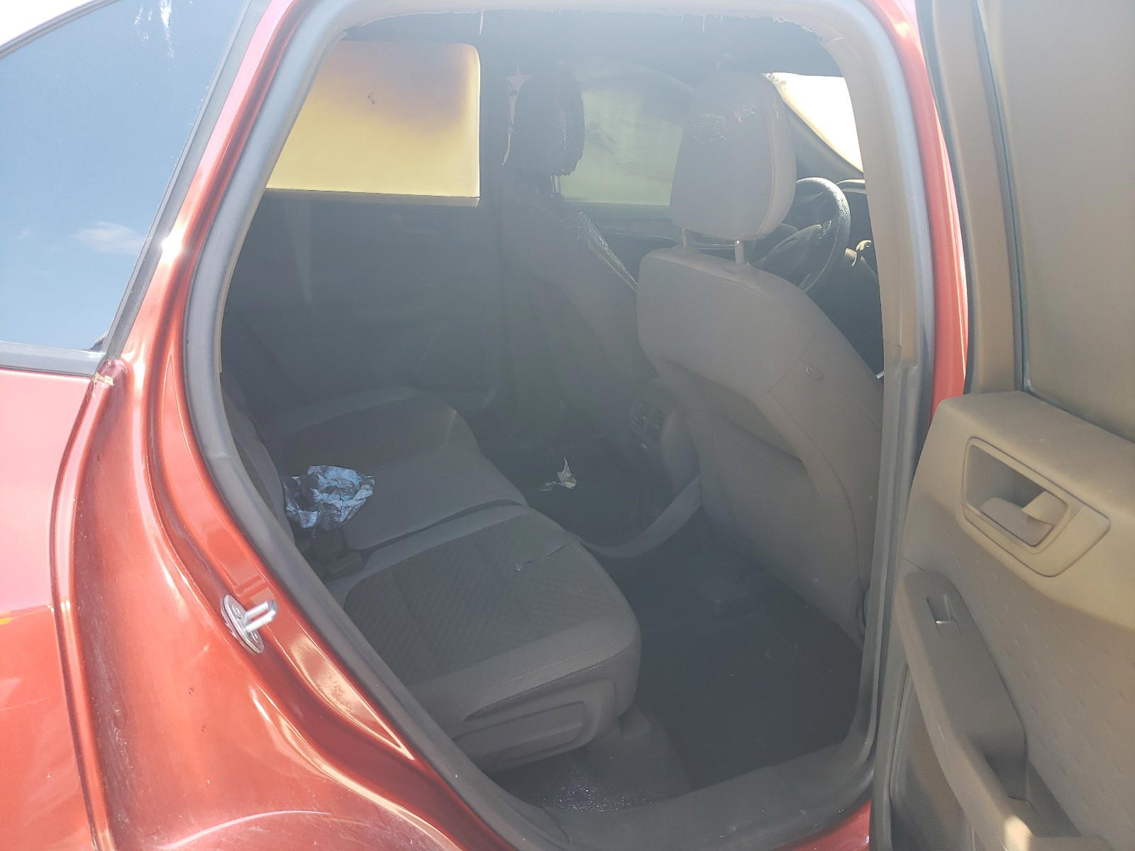 Photo 6 from auction – 2020 FORD ESCAPE SE with VIN 1FMCU9G68LUA68006