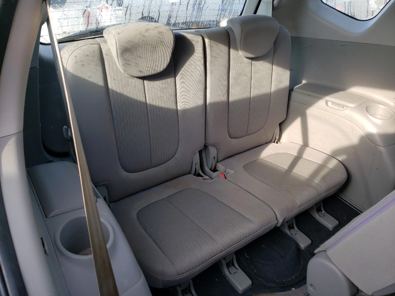 Photo 9 from auction – 2008 KIA RONDO BASE with VIN KNAFG525087130839