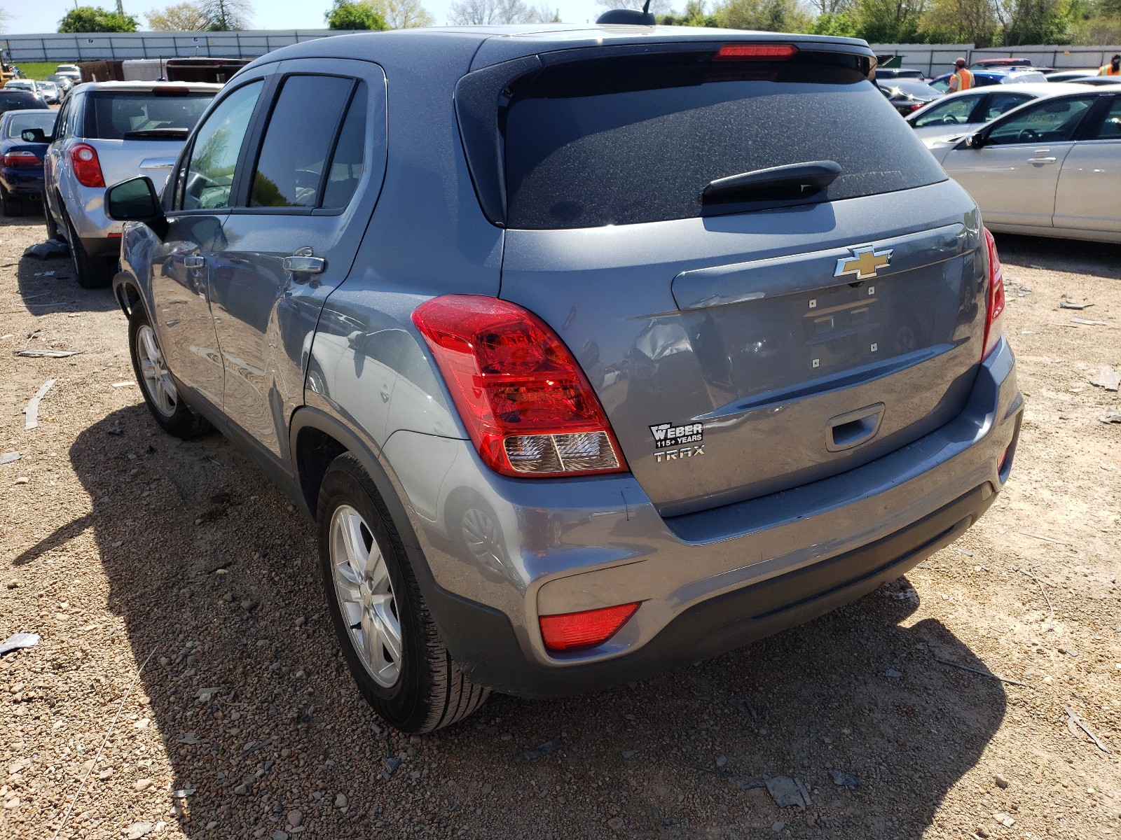Photo 3 from auction – 2020 CHEVROLET TRAX LS with VIN 3GNCJKSB1LL186375