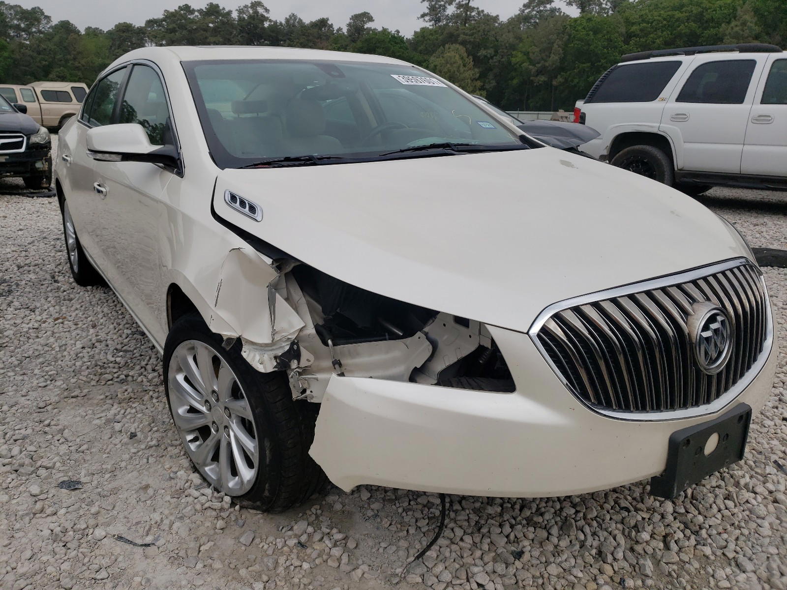 BUICK LACROSSE 2014 with VIN 1G4GB5G32EF184024 - Photo from auction