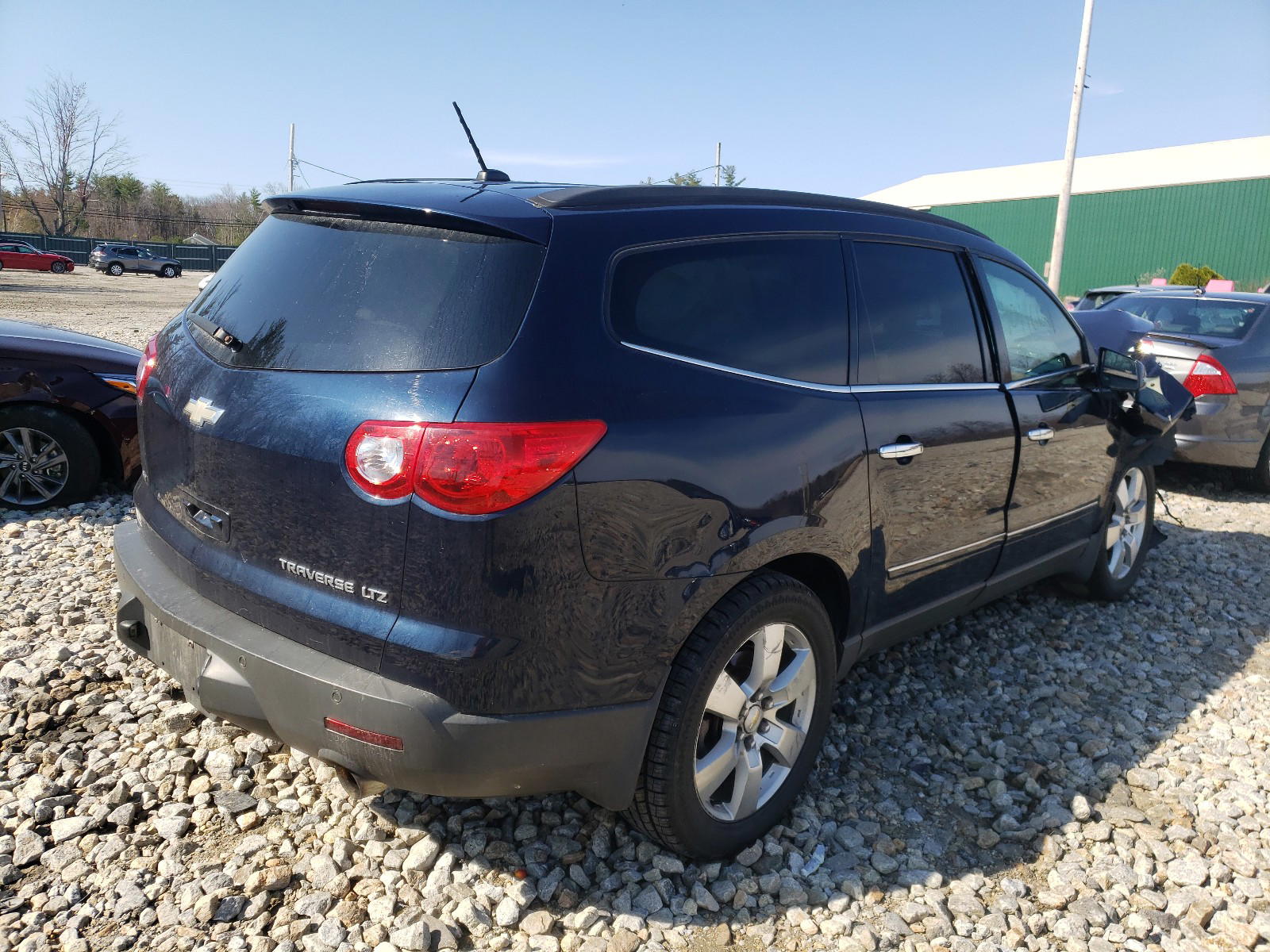 Photo 4 from auction – 2012 CHEVROLET TRAVERSE L with VIN 1GNKVLED2CJ210659