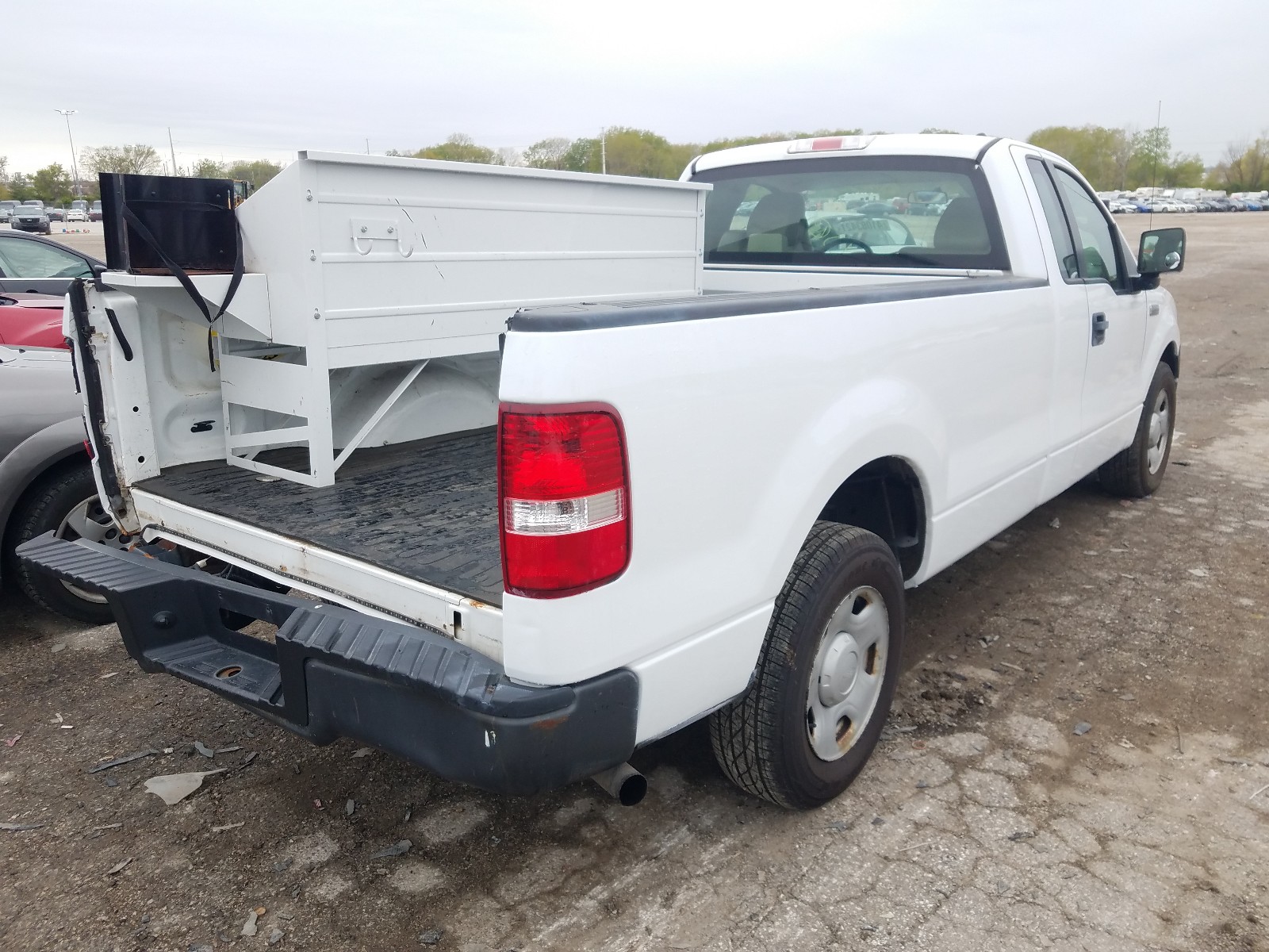 Photo 4 from auction – 2008 FORD F150 with VIN 1FTRF122X8KC27917