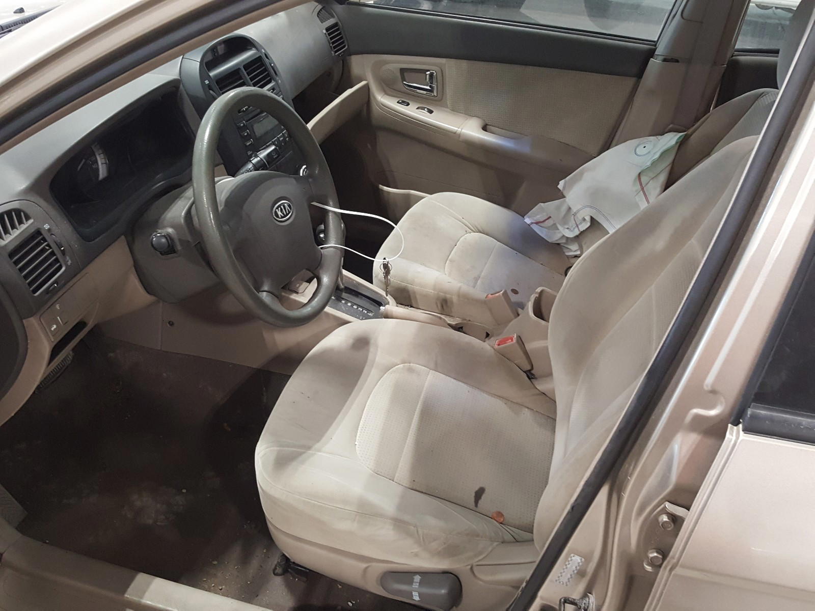 Photo 5 from auction – 2007 KIA SPECTRA EX with VIN KNAFE121475412682