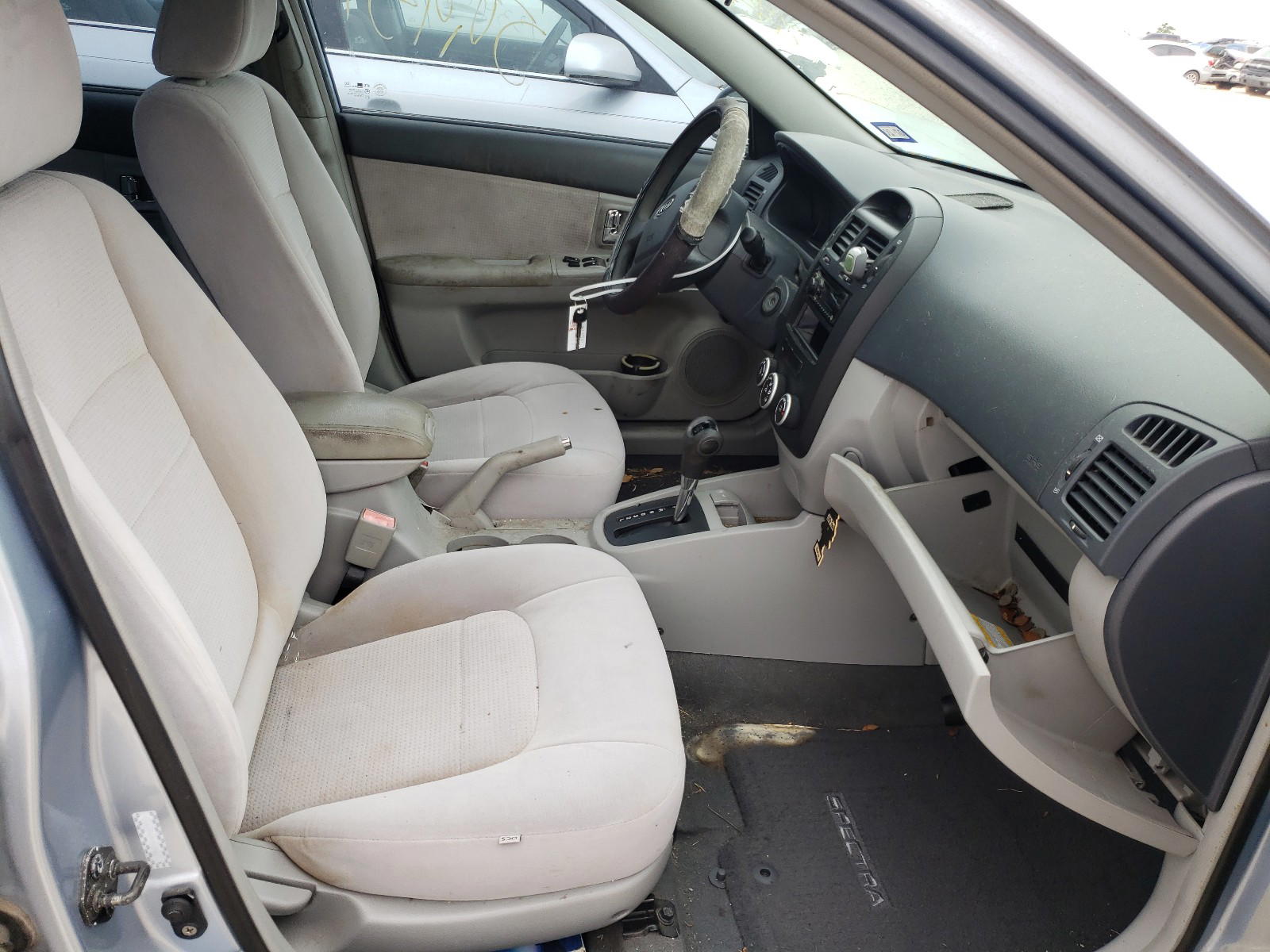 Photo 5 from auction – 2007 KIA SPECTRA EX with VIN KNAFE121575441477