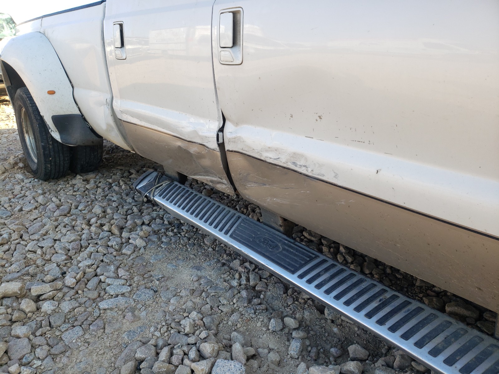 Photo 9 from auction – 2011 FORD F350 SUPER with VIN 1FT8W3CT1BEC35327