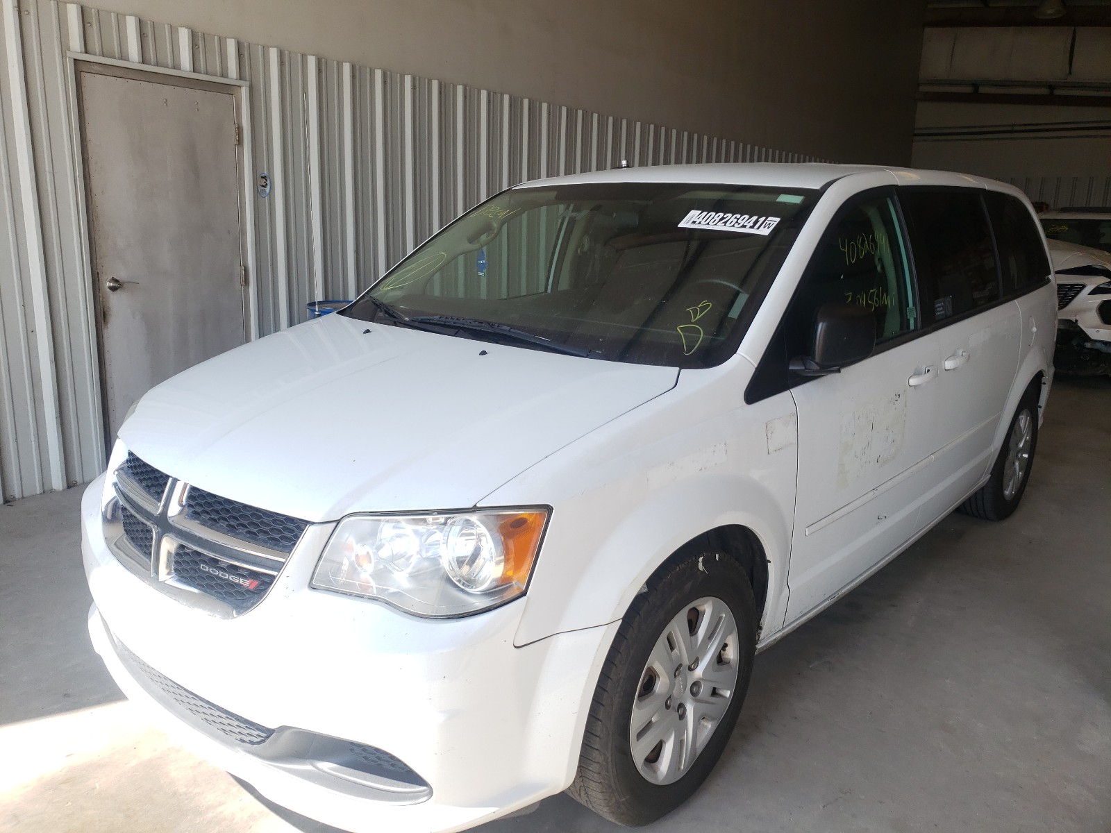 Photo 2 from auction – 2015 DODGE GRAND CARA with VIN 2C4RDGBG1FR569162