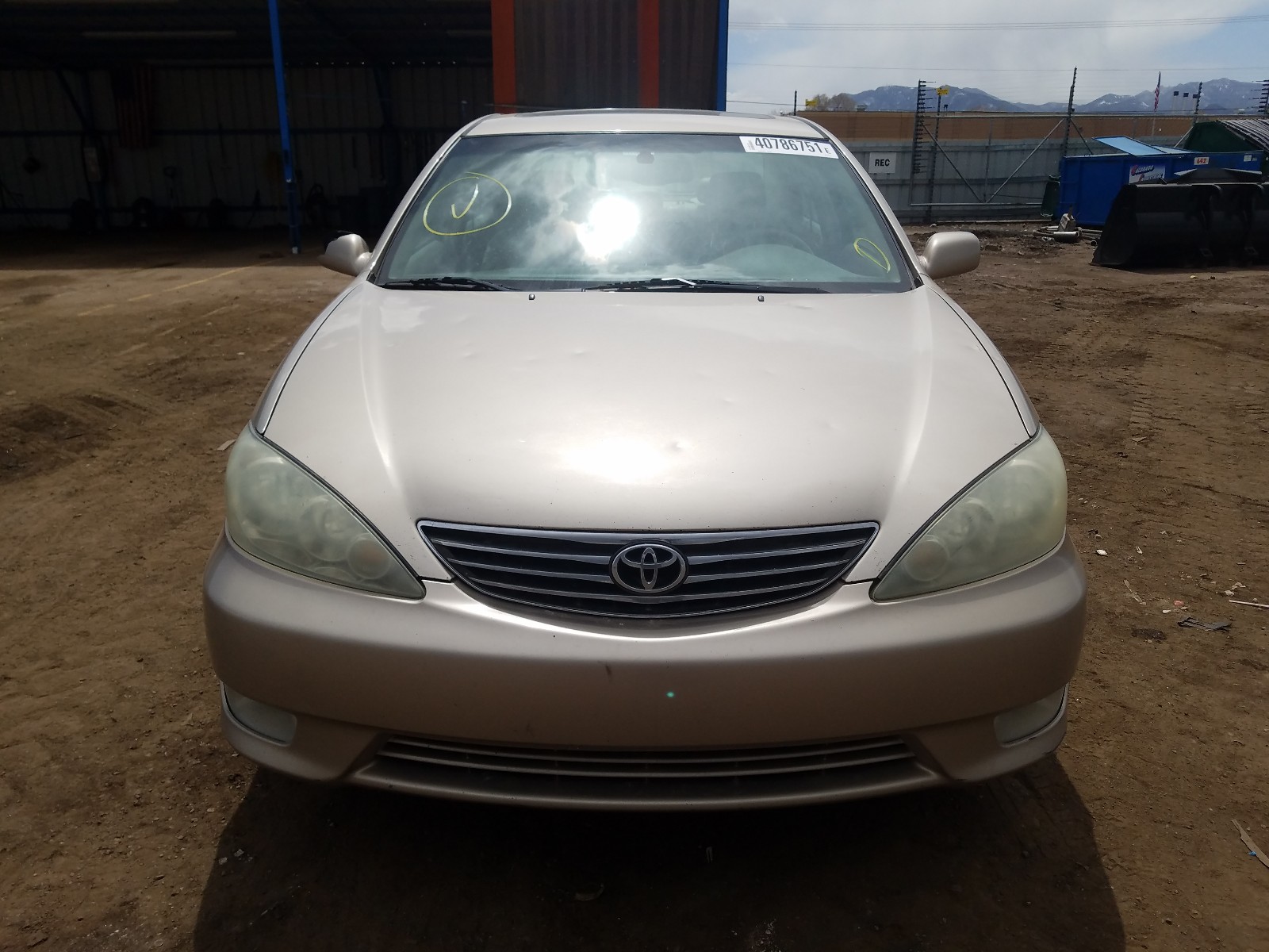 Photo 9 from auction – 2005 TOYOTA CAMRY LE with VIN 4T1BF30K75U591112