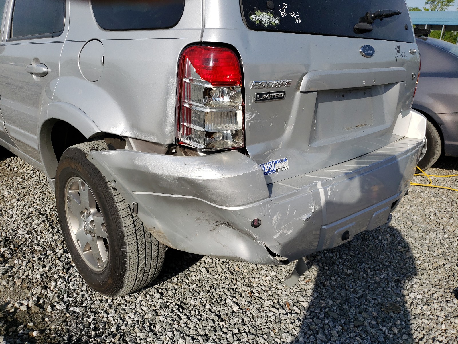 Photo 9 from auction – 2005 FORD ESCAPE with VIN 1FMYU94165KB51253