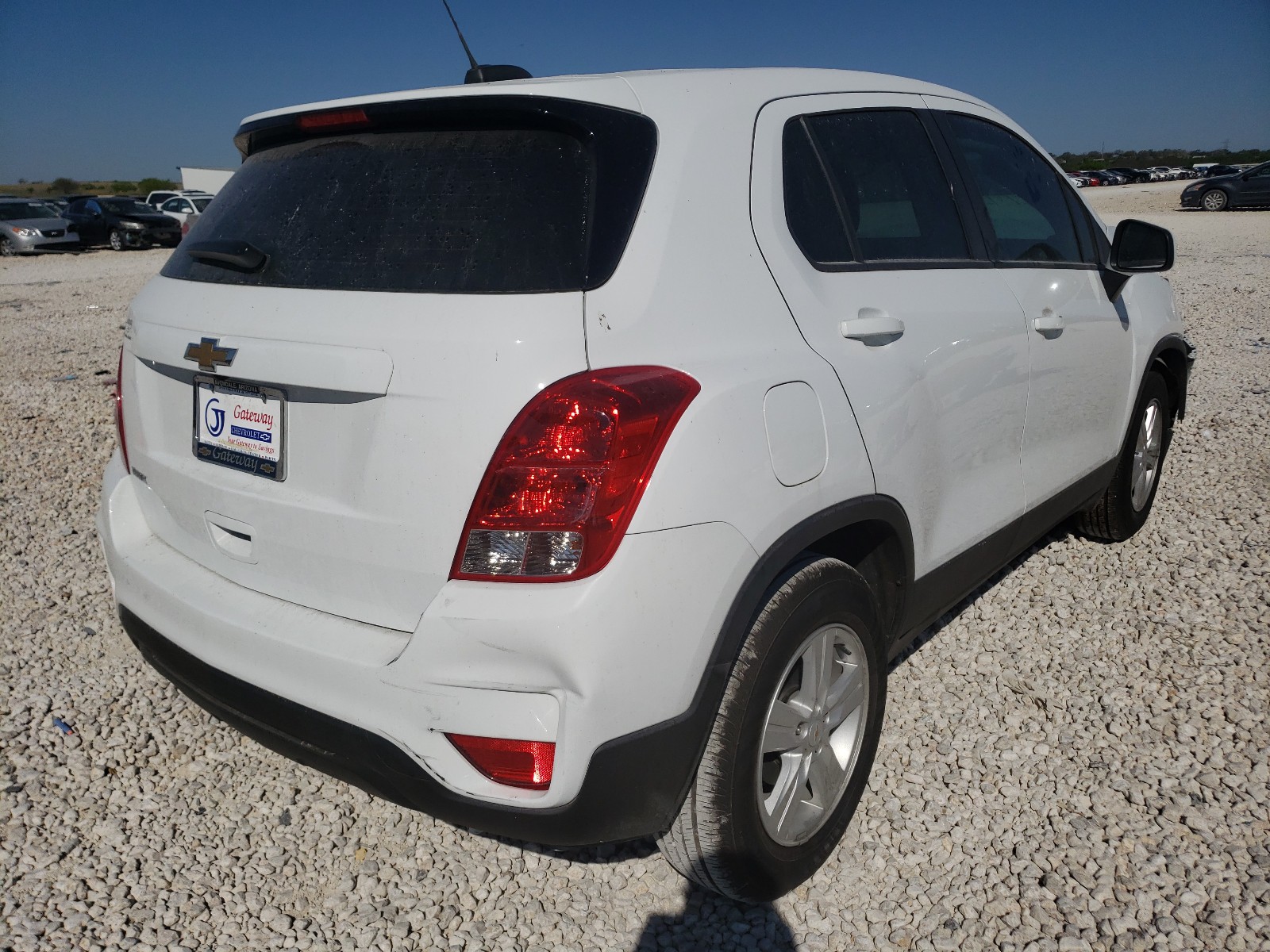 Photo 4 from auction – 2020 CHEVROLET TRAX LS with VIN KL7CJKSB3LB075771