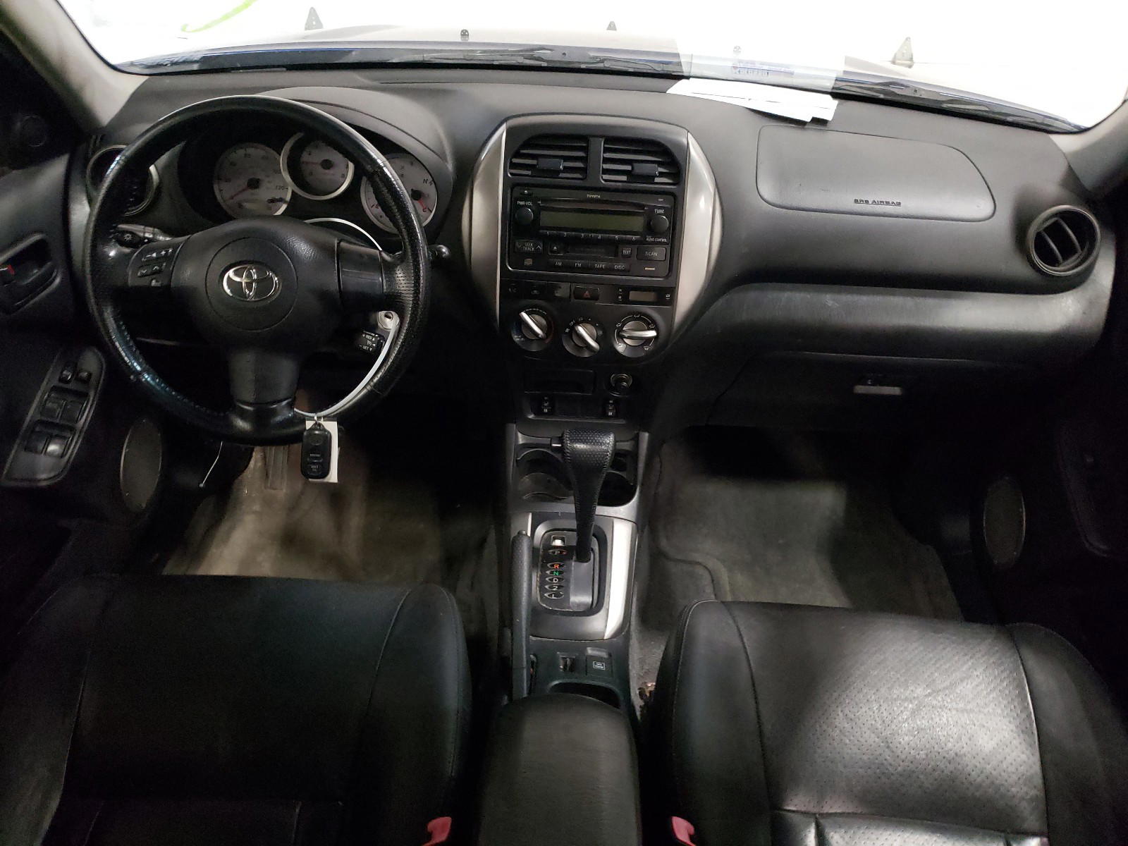 Photo 9 from auction – 2005 TOYOTA RAV4 with VIN JTEHD20V456034750