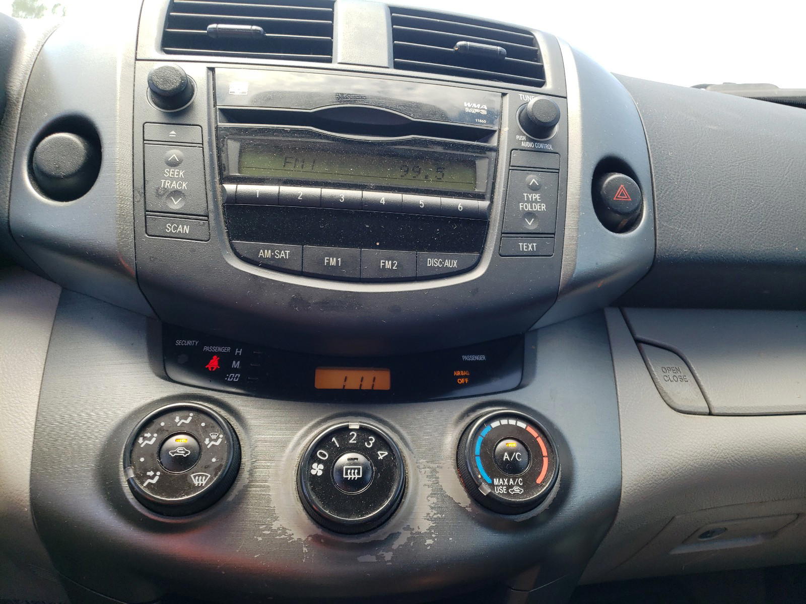 Photo 9 from auction – 2011 TOYOTA RAV4 with VIN 2T3ZF4DV9BW095739