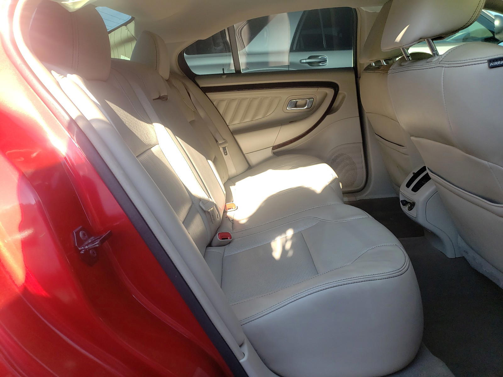 Photo 6 from auction – 2011 FORD TAURUS LIM with VIN 1FAHP2FW9BG101236