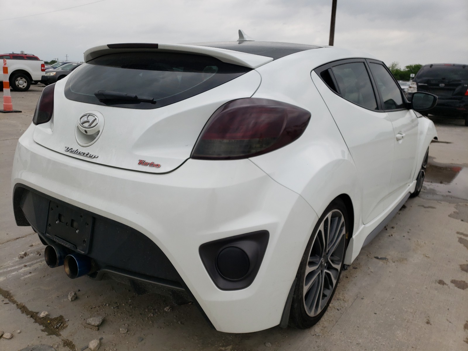 Photo 4 from auction – 2016 HYUNDAI VELOSTER T with VIN KMHTC6AE8GU263644