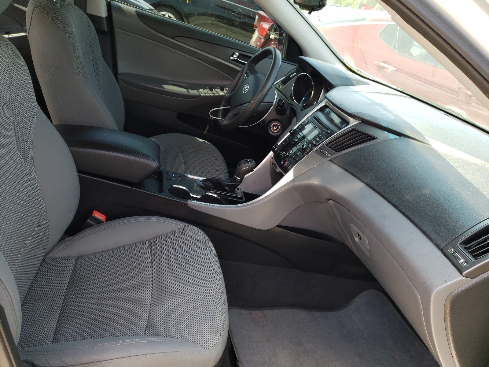 Photo 5 from auction – 2013 HYUNDAI SONATA GLS with VIN 5NPEB4AC0DH738468